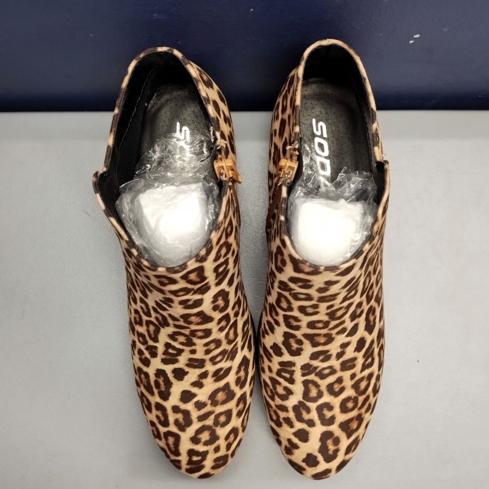 Vintage Soda Ankle Boots Womens US 7 Multi Cheetah Print Synthetic Block Heel Side Zip Size US 7 / IT 37 - 6 Thumbnail
