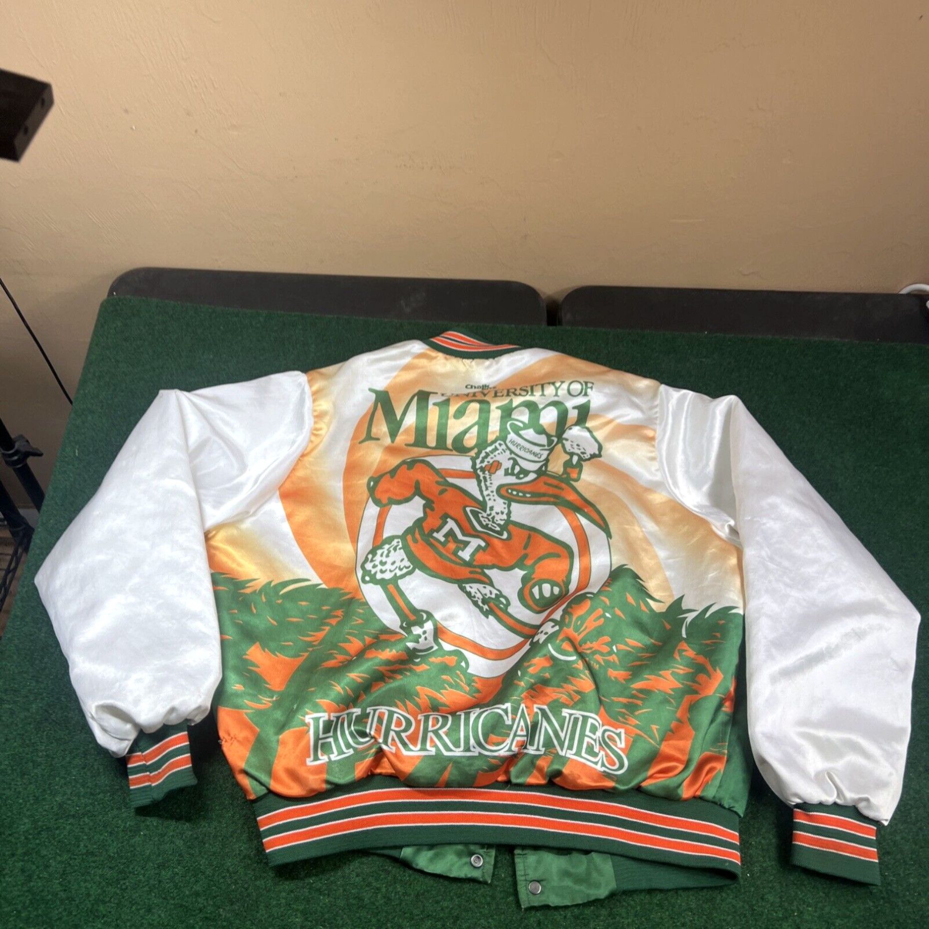 Chalk Line VTG Chalk Line University Miami Hurricanes Fanimation Jacket size large USA 90s Size US L / EU 52-54 / 3 - 1 Thumbnail