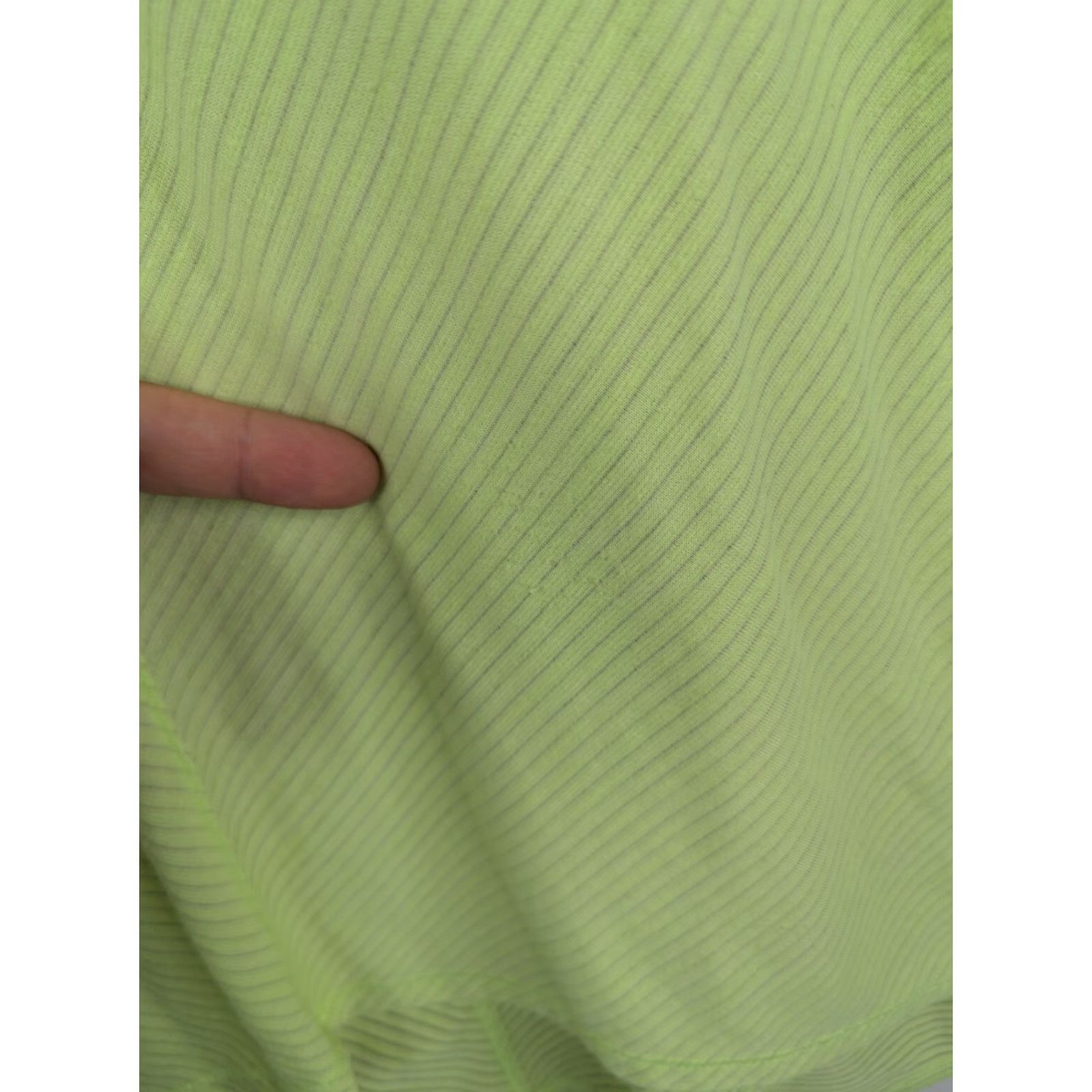 Lululemon Lululemon Women’s Shirt Activewear Short Sleeve Green Neon 17" Pit To Pit T-Shirt Top 2020-2029 Adults Womens Size XXL / US 16-18 / IT 52-54 - 2 Thumbnail