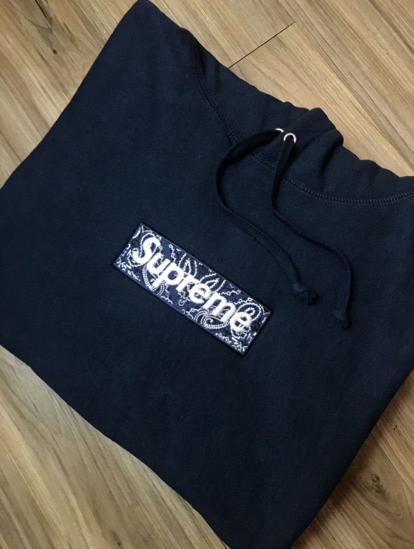 Supreme Supreme Bandana Box Logo Hoodie Navy Medium Size US M / EU 48-50 / 2 - 7 Thumbnail