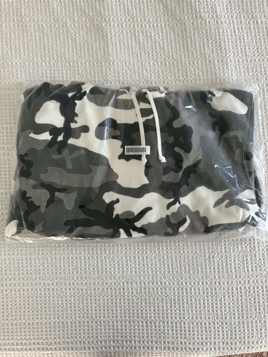 Supreme Supreme Satin Appliqué Hooded Sweatshirt Size US L / EU 52-54 / 3 - 3 Thumbnail