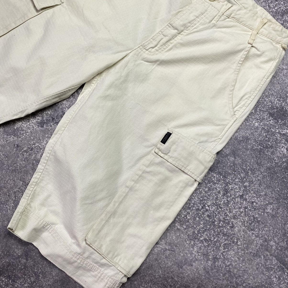 Vintage Vintage Mambo Surf style brand cargo 90’s shorts Size US 34 / EU 50 - 4 Thumbnail