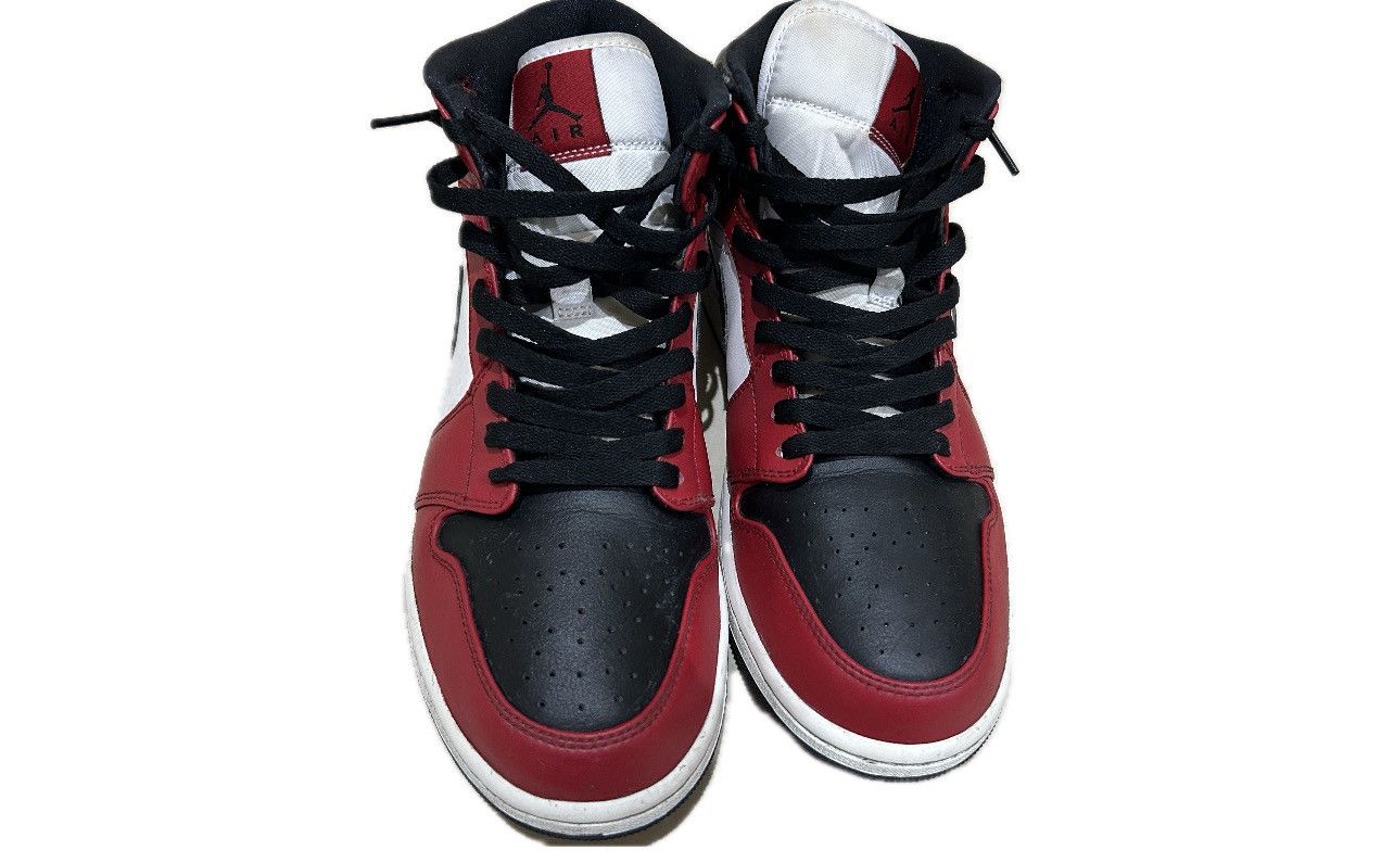 Jordan Brand Air Jordan 1 Mid Chicago Black & Red Size US 10.5 / EU 43-44 - 5 Thumbnail