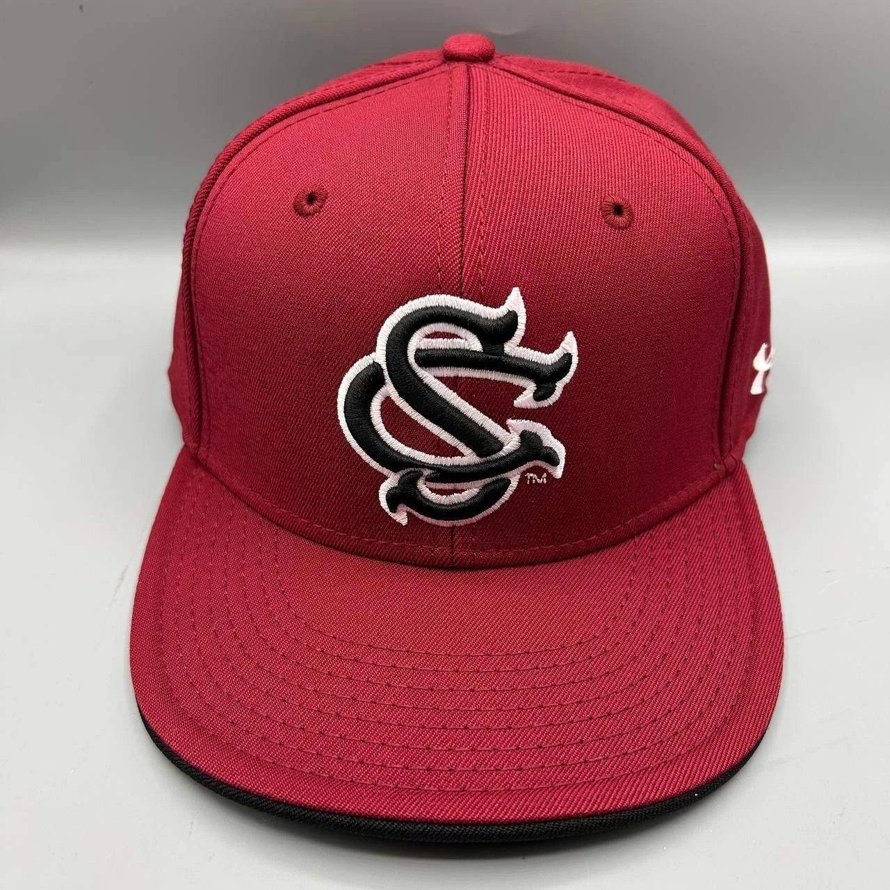 Under Armour South Carolina Gamecocks Hat Men 7 1/4 Red NCAA Fitted Cap Size ONE SIZE - 1 Thumbnail
