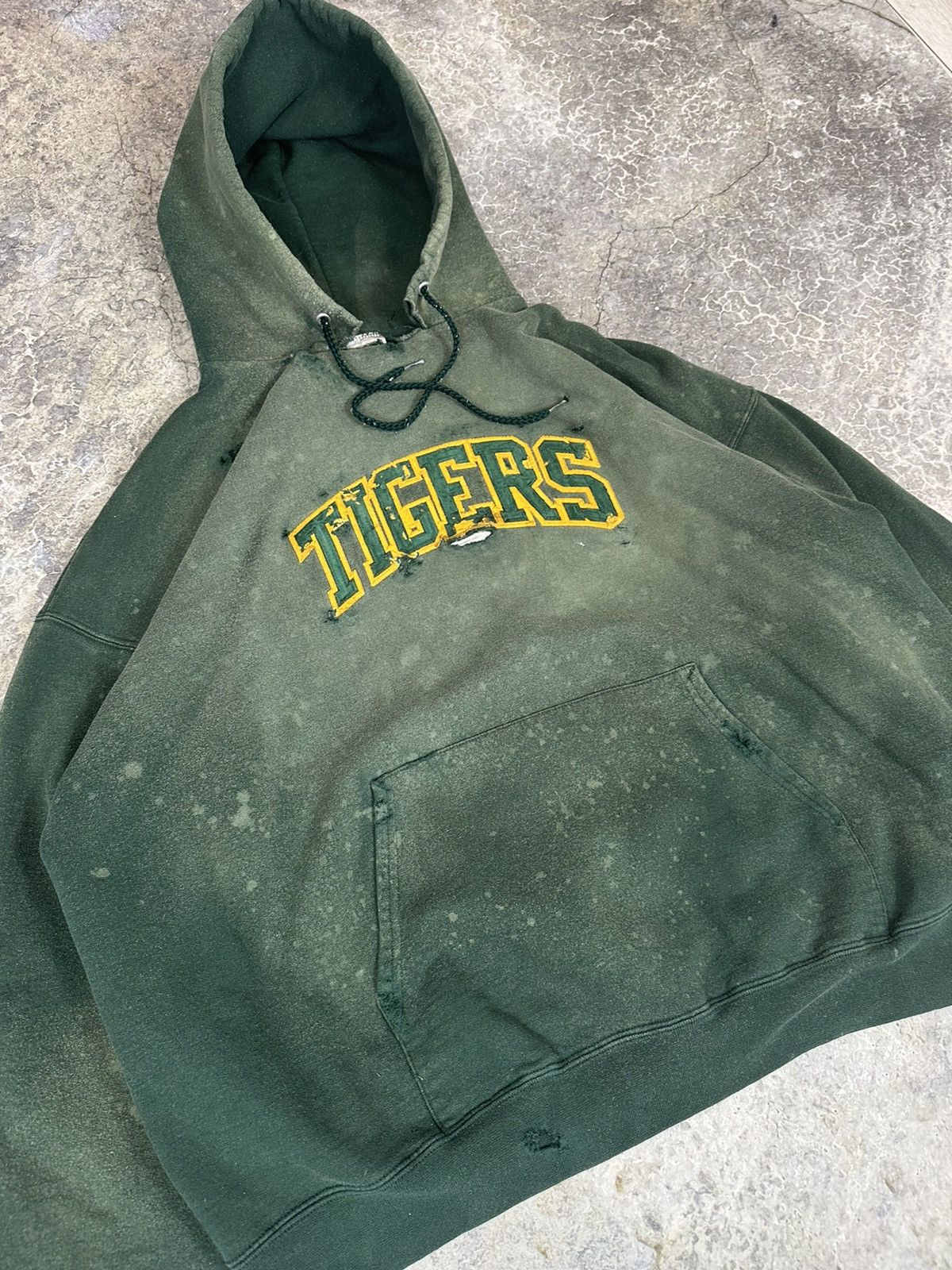 Vintage Vintage Thrashed Tigers Hoodie Size US L / EU 52-54 / 3 - 3 Thumbnail