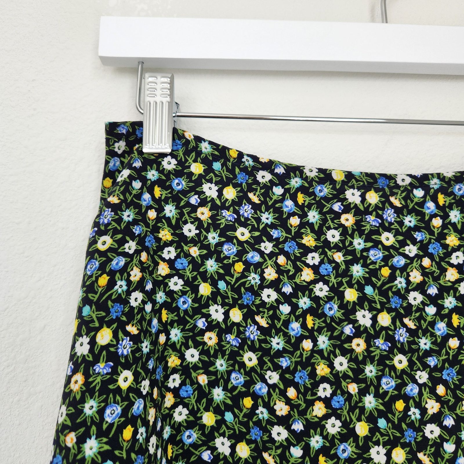 Vintage Vintage Black Ditsy Floral Mini Skirt High Rise Vintage 2 Size 27" / US 4 / IT 40 - 2 Thumbnail