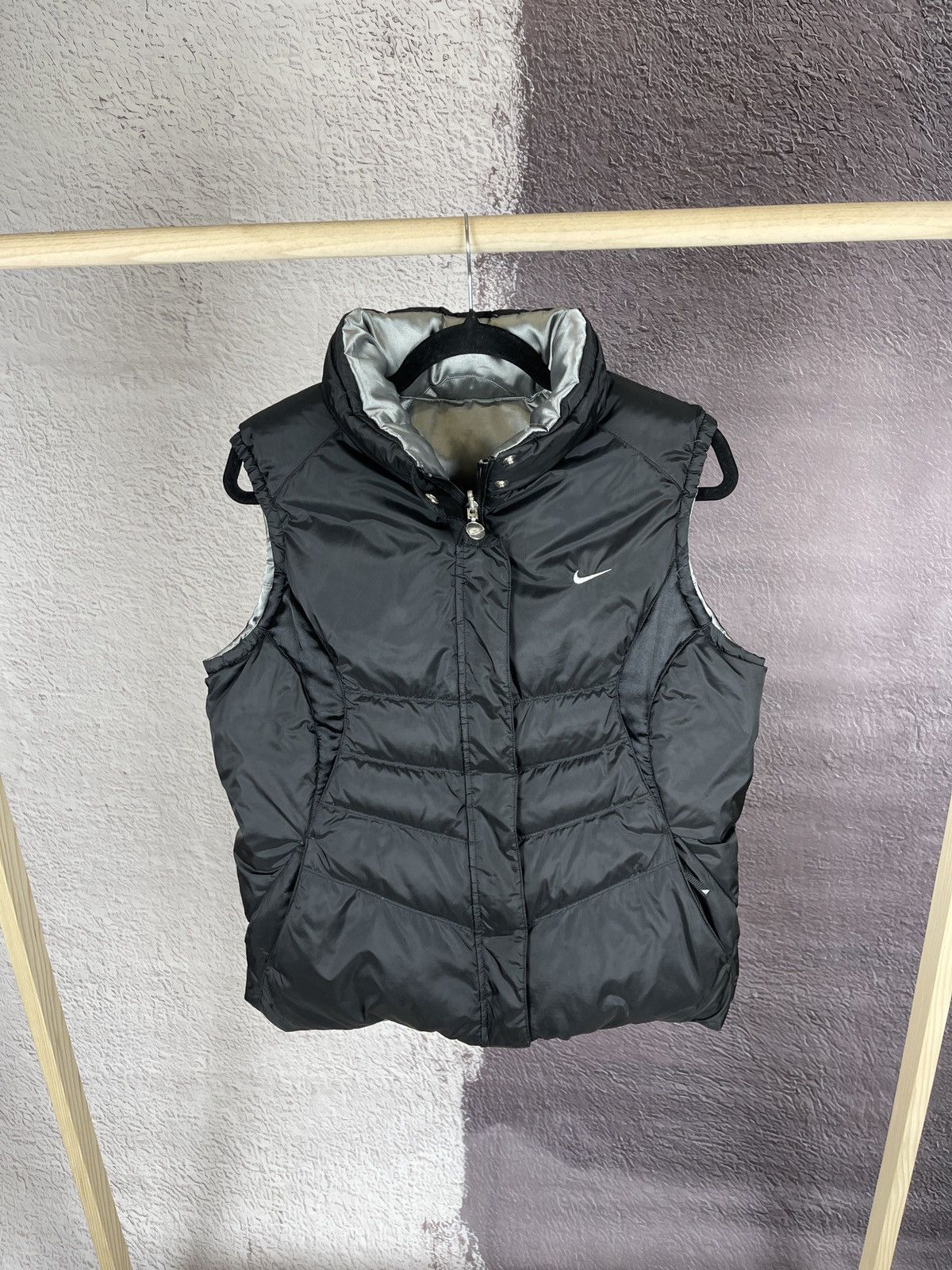 Nike Nike vintage y2k reversible black silver down vest drill Size L / US 10 / IT 46 - 1 Thumbnail