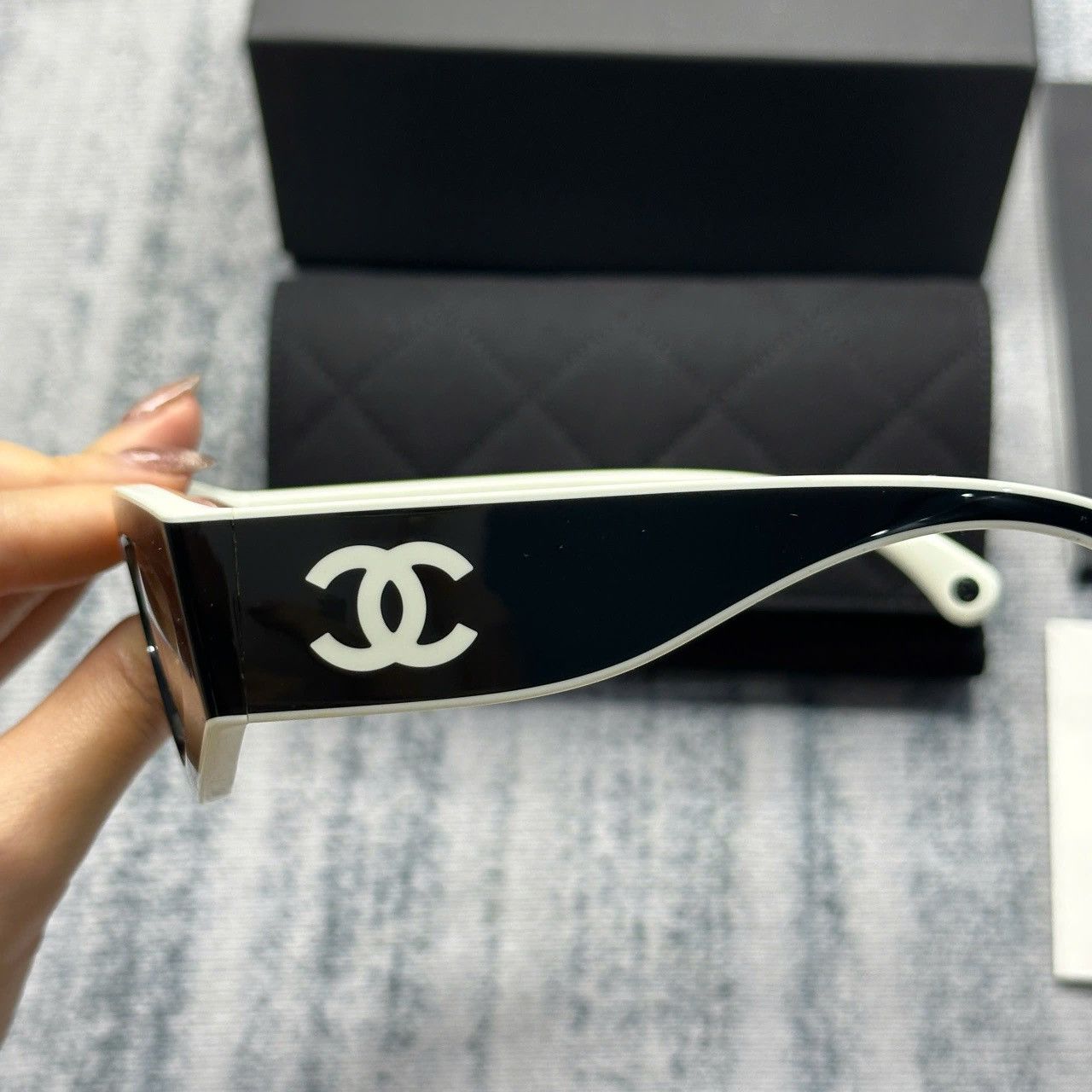 Chanel CHANEL 0CH6056 165653 SUNGLASSES Size ONE SIZE - 6 Thumbnail