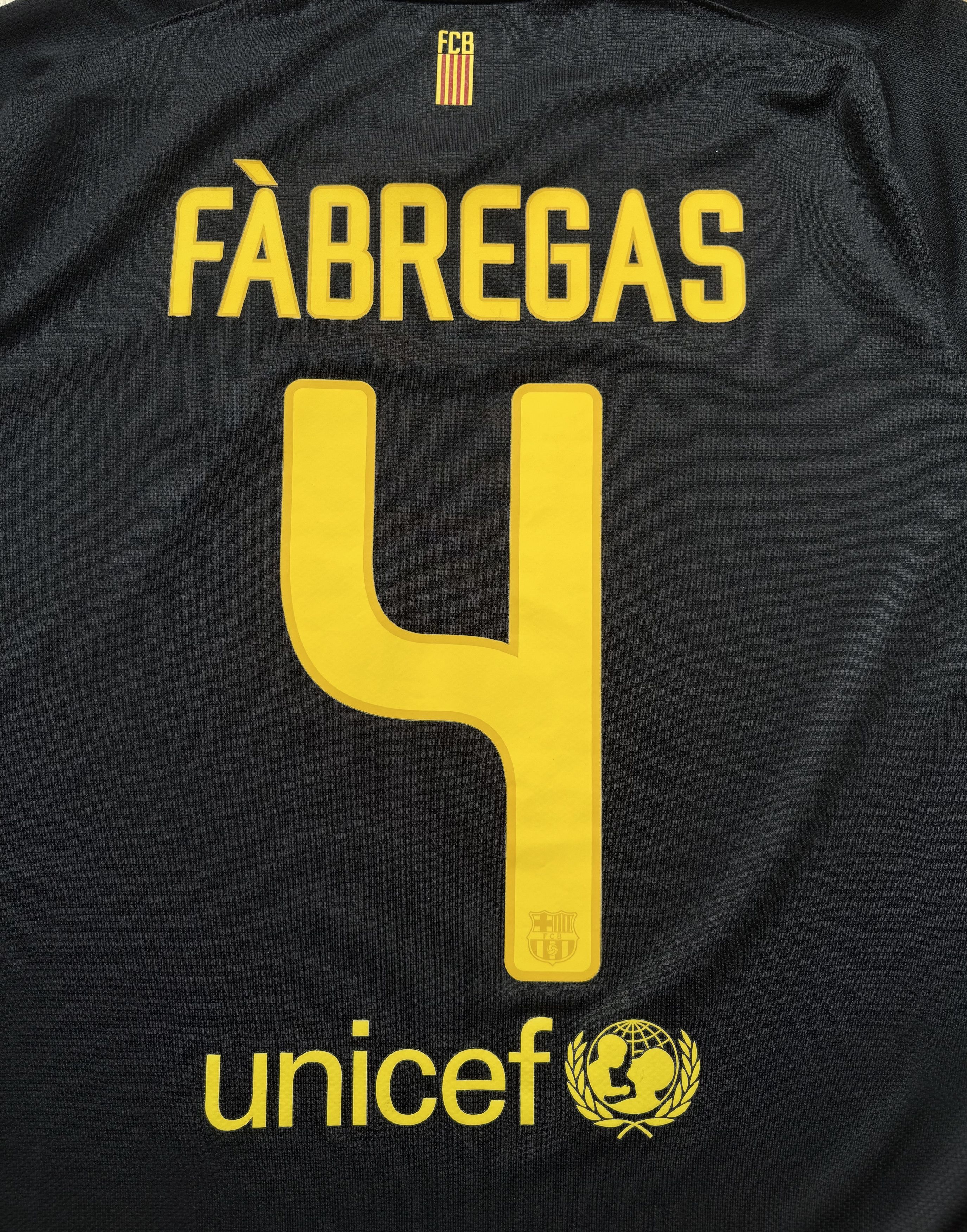 Nike FC Barcelona 2011/12 Away Jersey – Fàbregas #4 – Size L Size US L / EU 52-54 / 3 - 9 Thumbnail