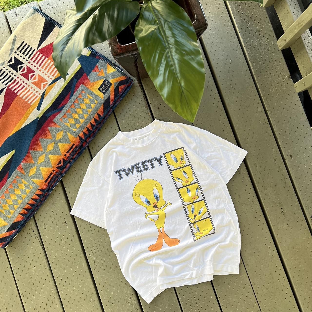 Vintage Vintage Tweety Bird Shirt Size US L / EU 52-54 / 3 - 5 Thumbnail