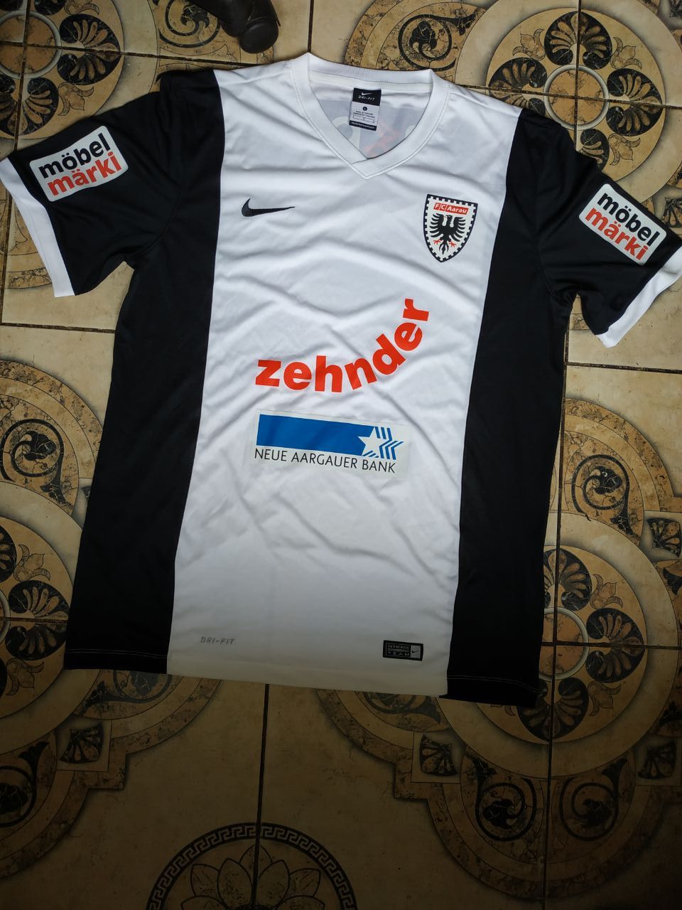 Nike Rare Nike FC Aarau 2014 Archive Jersey Swiss League Size L Size US L / EU 52-54 / 3 - 1 Thumbnail