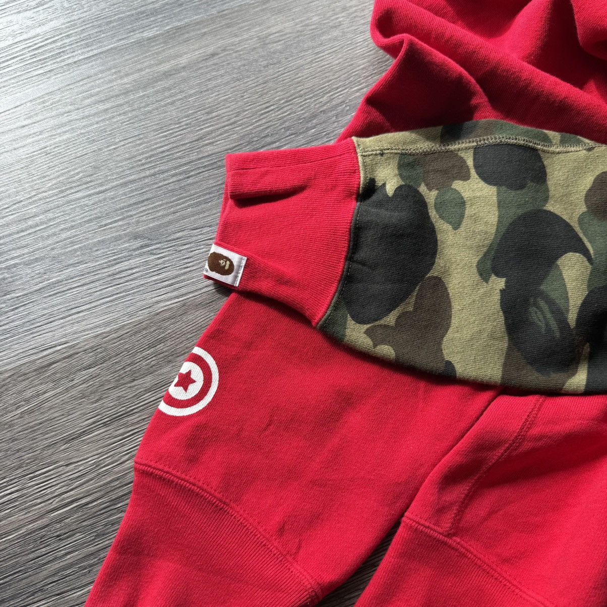 Bape BAPE 1st camo green × red shark OG Size US L / EU 52-54 / 3 - 6 Thumbnail