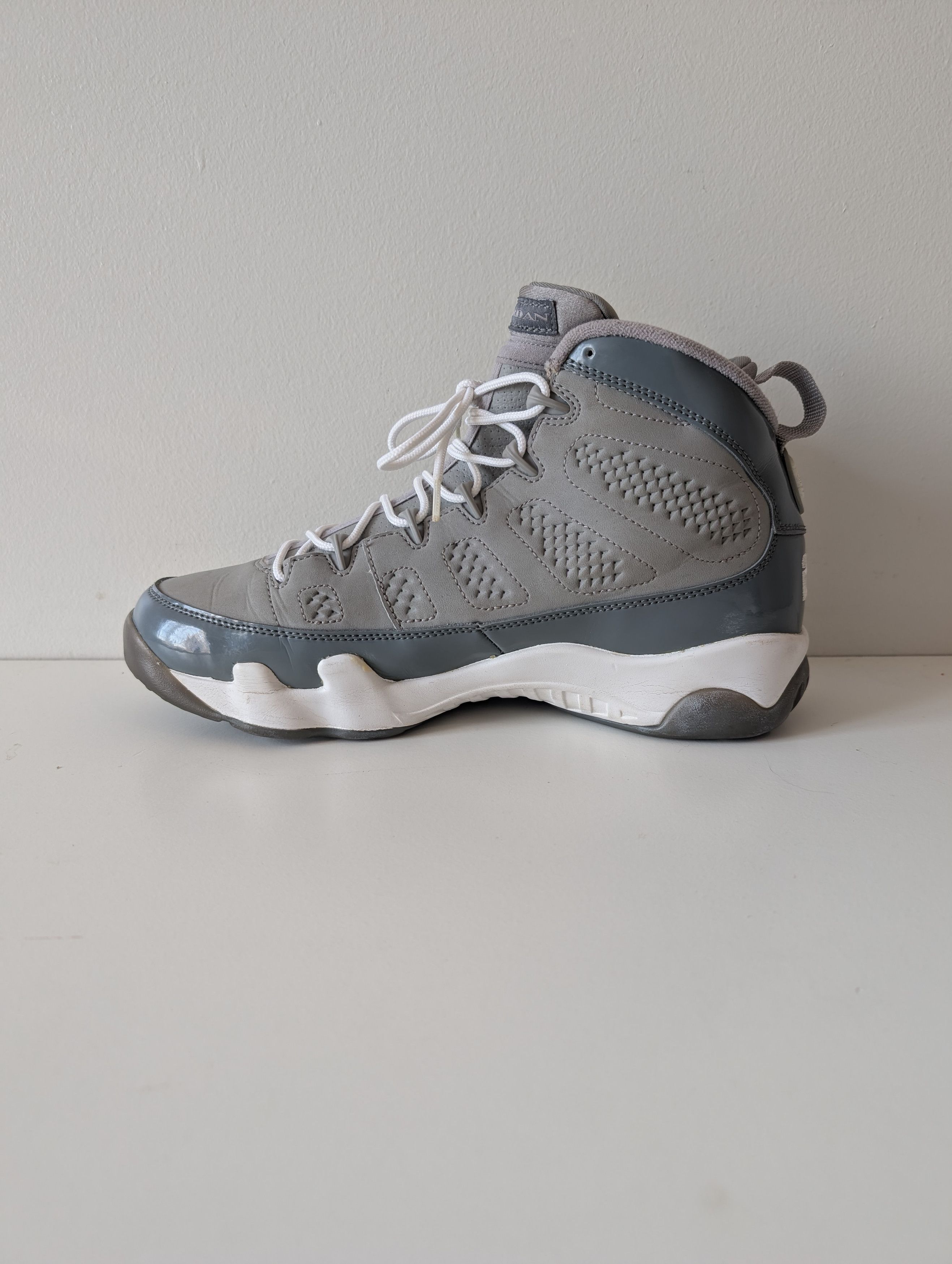 Nike Jordan 9 Retro Cool Grey Medium Grey White Size US 8 / EU 41 - 4 Thumbnail