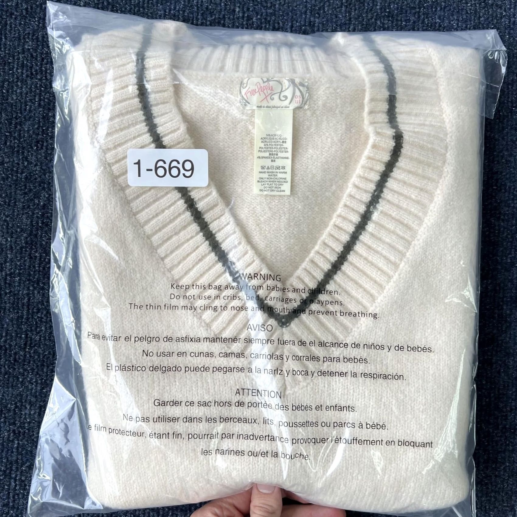 Free People VINTAGE Free People Sweater Vest Womens One Size Ivory V Neck Tie Sides Tassel Knit Size ONE SIZE - 8 Thumbnail