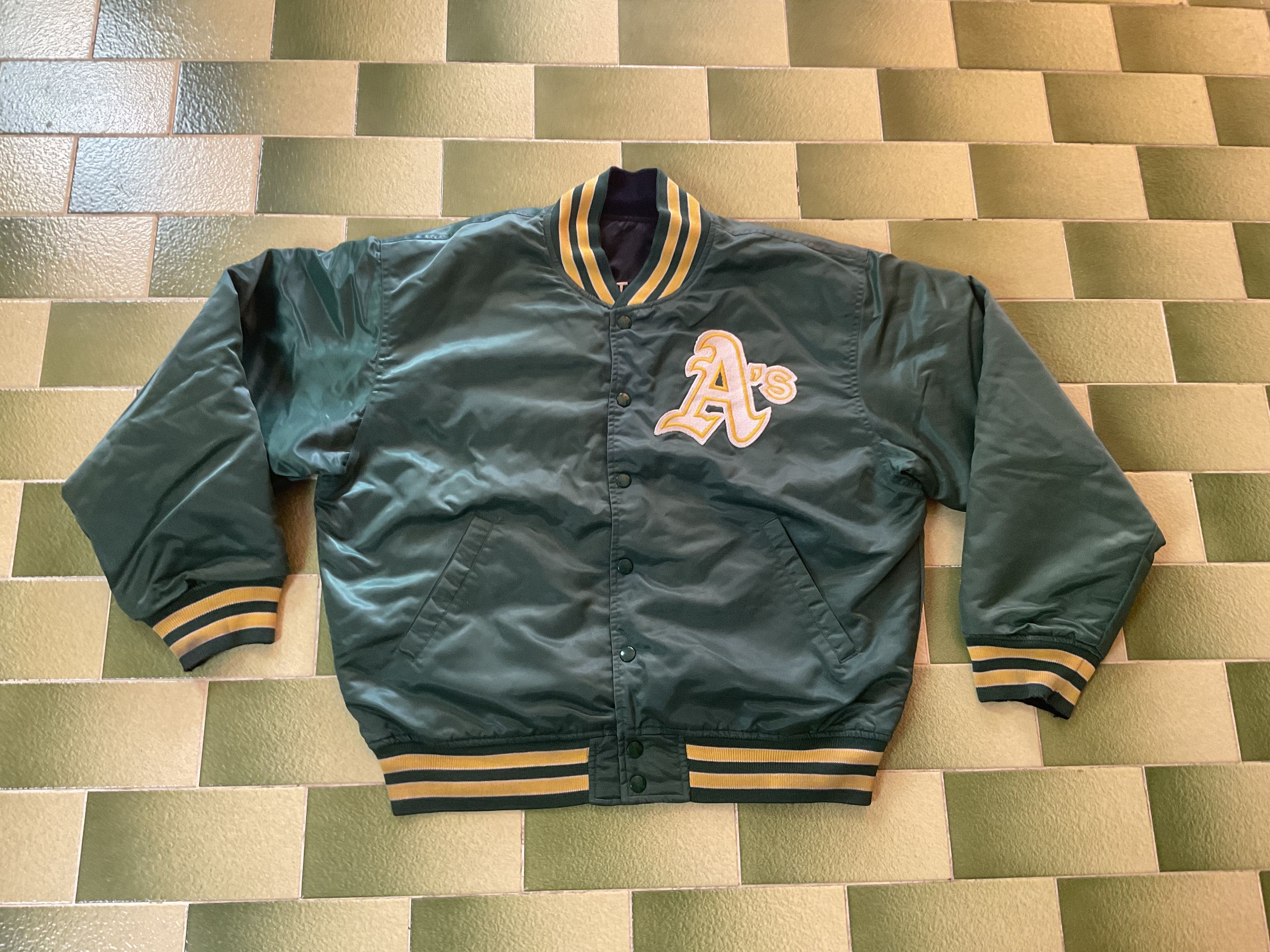 MLB Vintage Reversible Oakland Athletics Bomber Jacket Distress Size US L / EU 52-54 / 3 - 1 Thumbnail