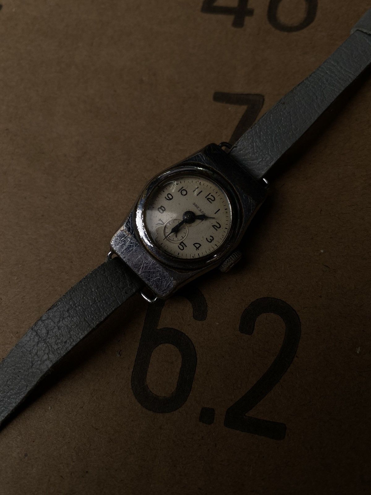 Jewelry × Vintage Zvezda Vintage Mechanical Watch, Fully Working Size ONE SIZE - 7 Thumbnail