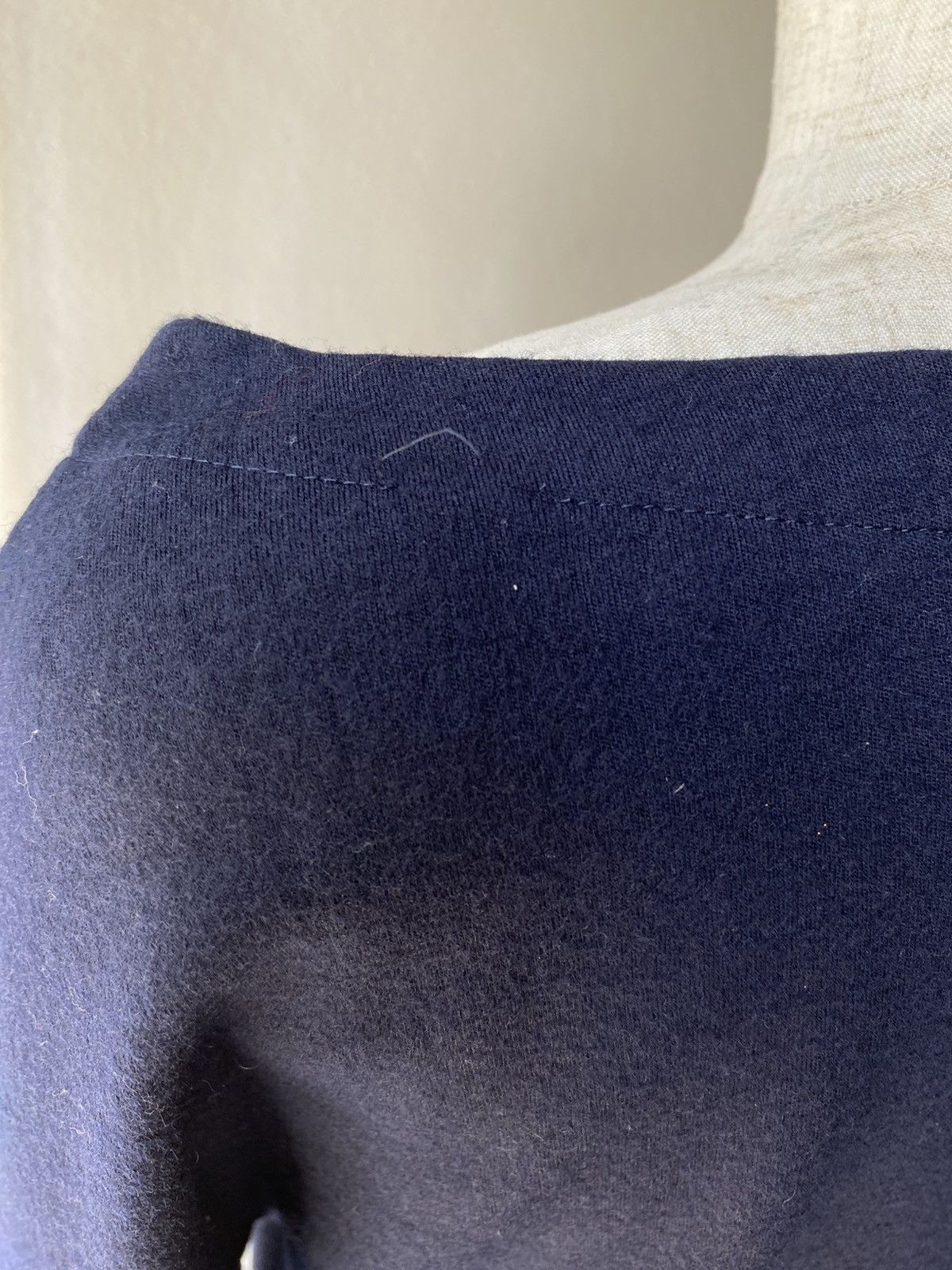 Comme des Garcons COMME des GARCONS Off-Shoulder Buttoned Top Size L / US 10 / IT 46 - 9 Thumbnail