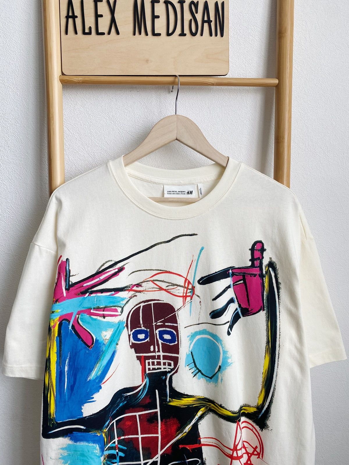 H&M × Jean-Michel Basquiat × Who Decides War WHO DECIDES WAR x BASQUIAT x H&M RELAXED FIT COTTON T-SHIRT Size US XL / EU 56 / 4 - 7 Thumbnail