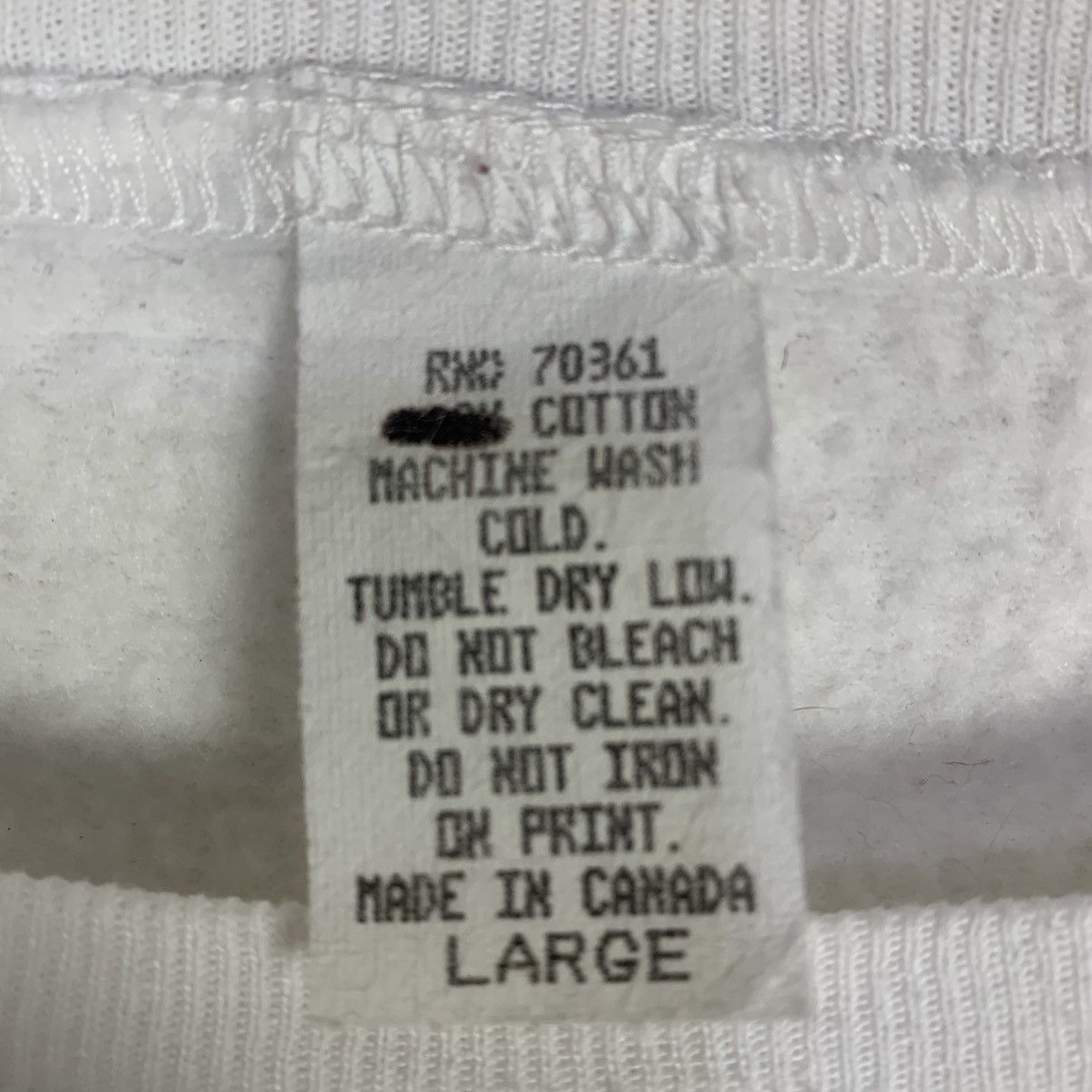 Vintage Vintage white crewneck with a caroling graphic Sweatshirt Size US XL / EU 56 / 4 - 7 Thumbnail