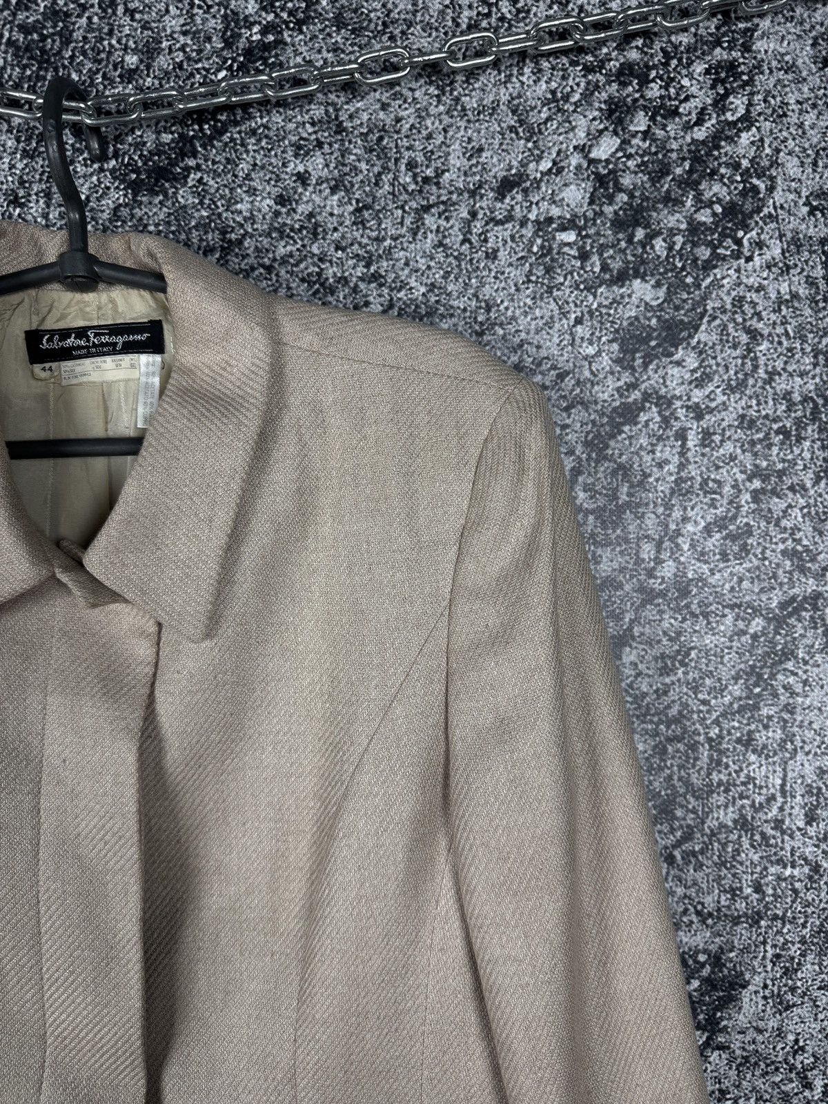 Salvatore Ferragamo Salvatore Ferragamo Vintage Blazer Jacket Cashemire/Silk 44 Size M / US 6-8 / IT 42-44 - 2 Thumbnail