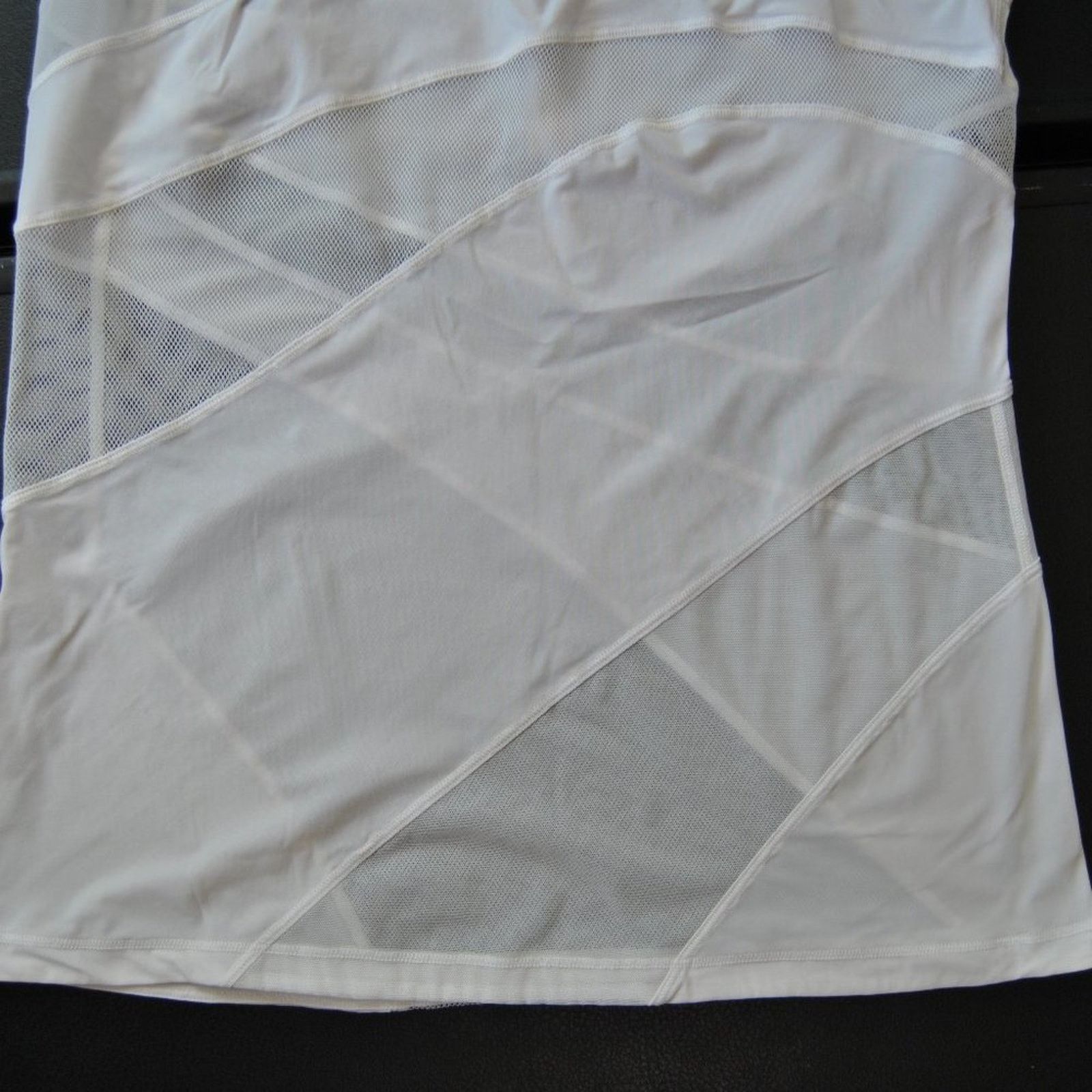Lululemon Lululemon Mesh Pattern Tank Top White Size S / US 4 / IT 40 - 5 Thumbnail