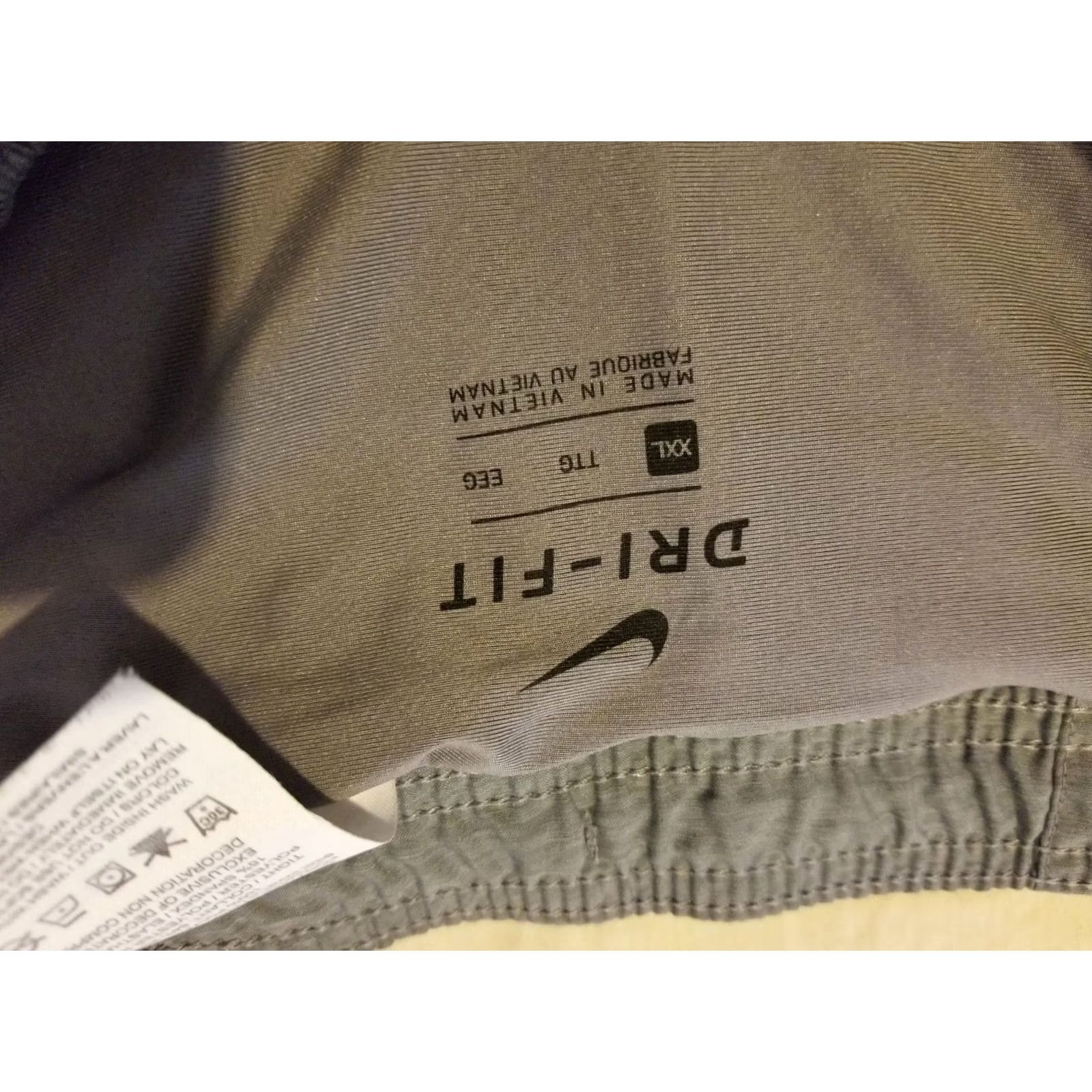 Nike Mens Nike Shorts 2XL XXL Gray Athletic Gym Workout Running Size US 39 - 5 Thumbnail