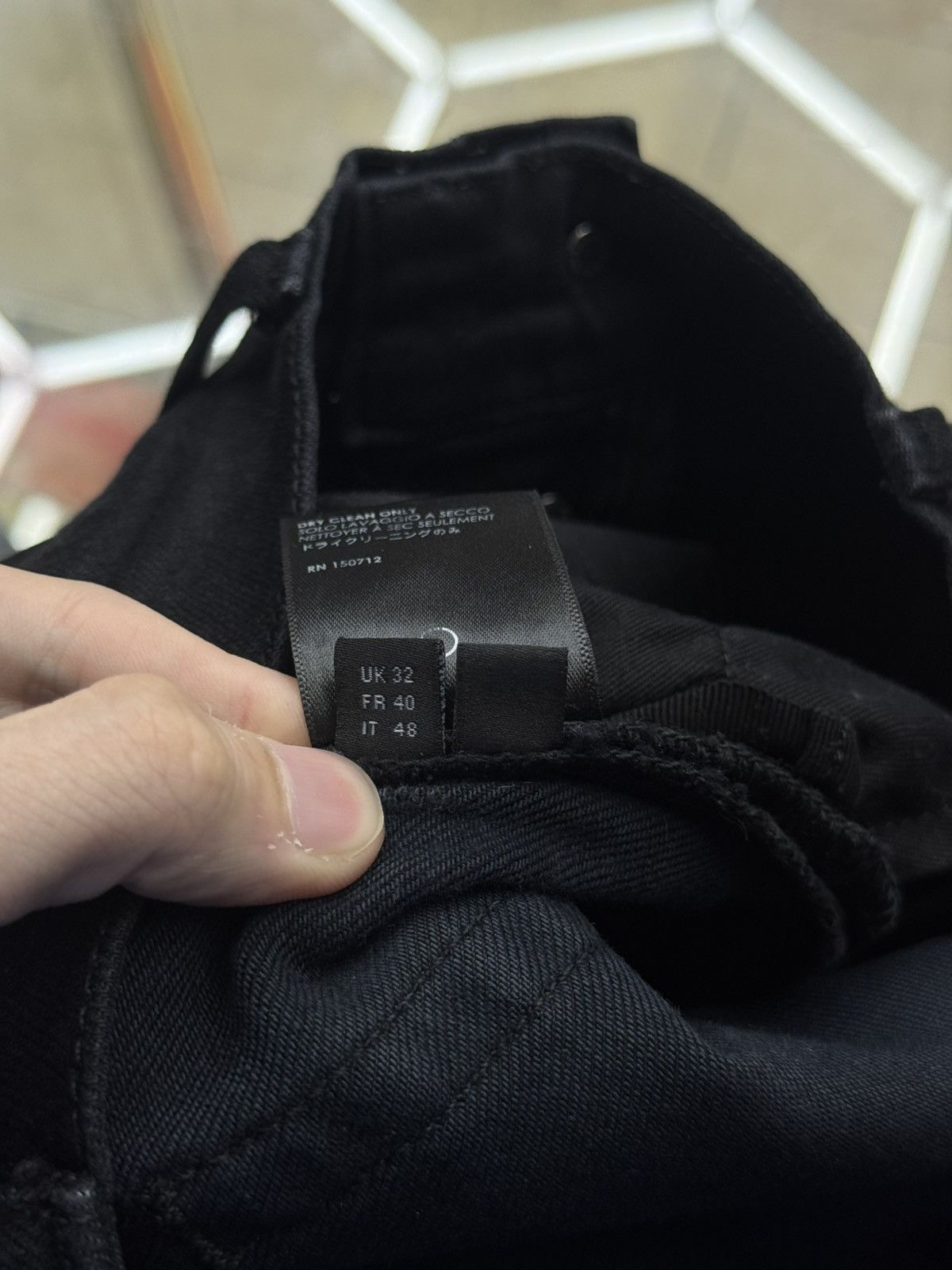 Amiri Amiri Logo Black White Patch Jeans Size 32 Pre Owned 🧼 Size US 32 / EU 48 - 17 Thumbnail