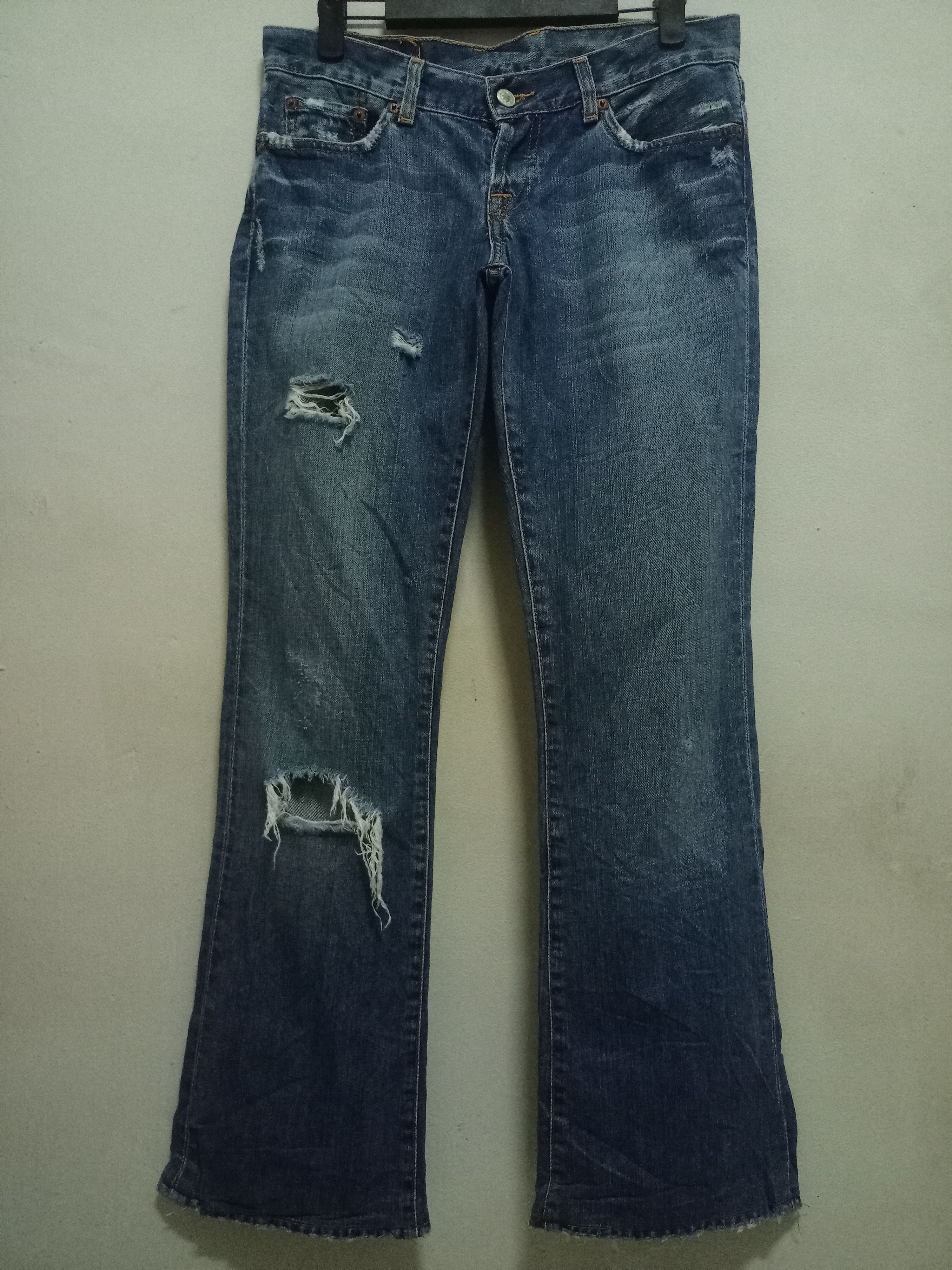 Lucky Brand Vintage Lucky Brand Blue Wash Distressed Flare Jeans 30x30 Size US 30 / EU 46 - 1 Thumbnail