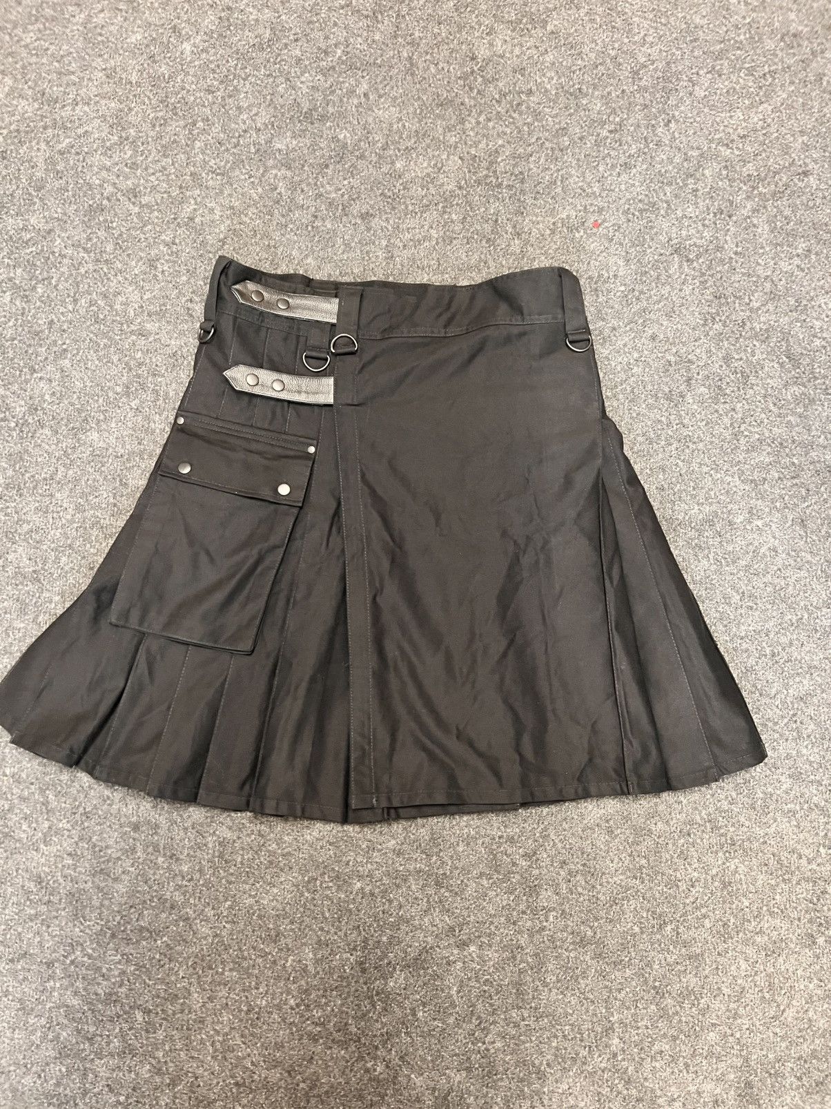 Designer × Japanese Brand Cotton Utility Kilt Black with Adjustable Leather Straps Size US 38 / EU 54 - 2 Thumbnail