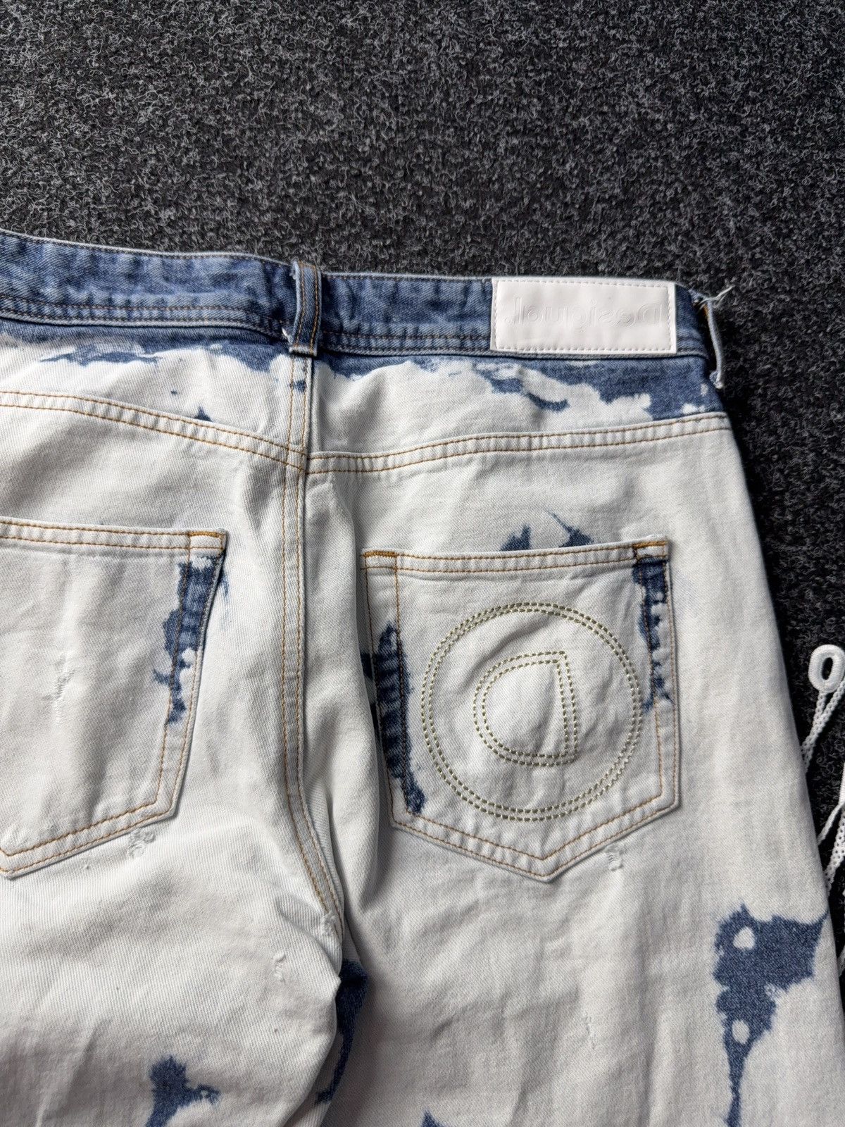 Designer × Desigual Desigual Bleached Lace-Up Jeans with Letter Embroidery Size 28" / US 6 / IT 42 - 14 Thumbnail
