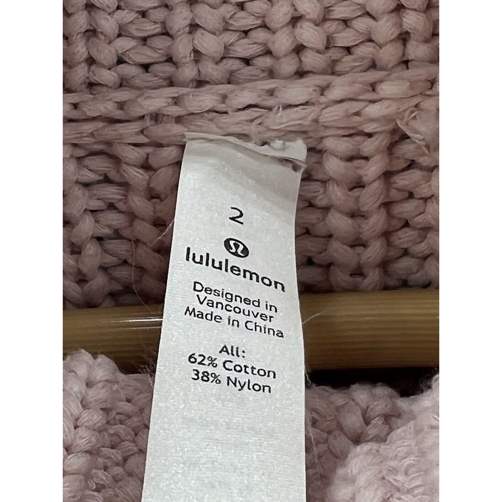 Lululemon Lululemon Pink Raglan Sleeve High Cable Neck Knit Sweater 2 Size XS / US 0-2 / IT 36-38 - 3 Thumbnail