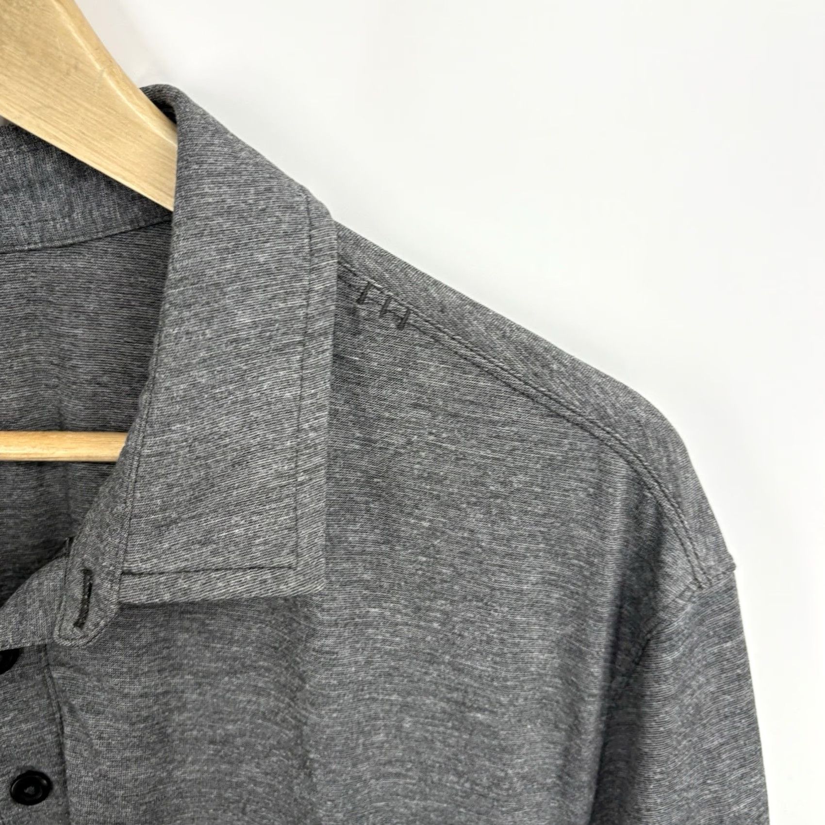 Lululemon Lululemon Polo Shirt Men XL Evolution Golf Short Sleeve Stretch Comfy Office Shirt Polo XLarge Athletic Regular Gray Jersey Logo 90s? Size US XL / EU 56 / 4 - 5 Thumbnail