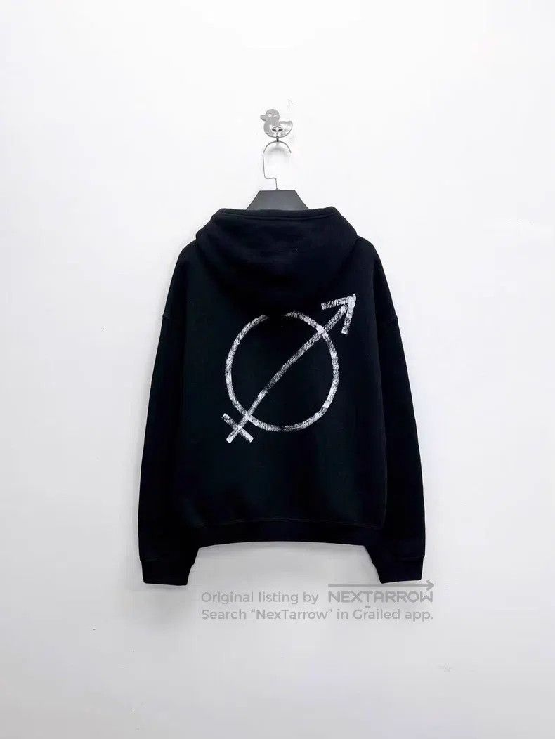 Balenciaga Balenciaga Black back anti-war logo small letter logo hood Size US S / EU 44-46 / 1 - 1 Thumbnail