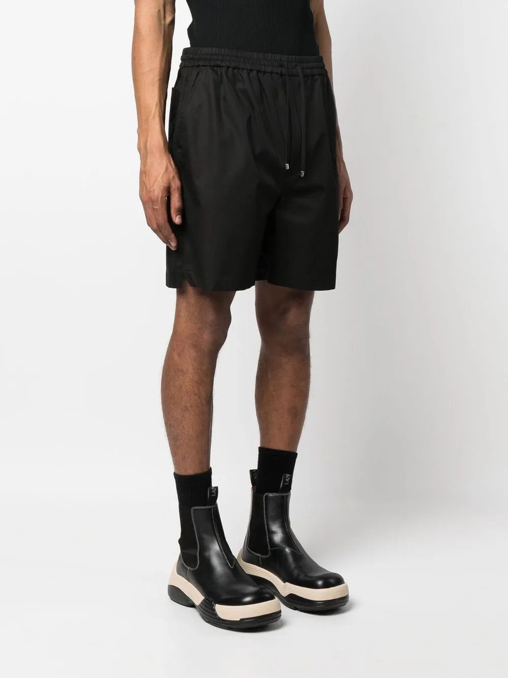 Valentino o1y0525 Logo Short in Black Size US 32 / EU 48 - 3 Thumbnail