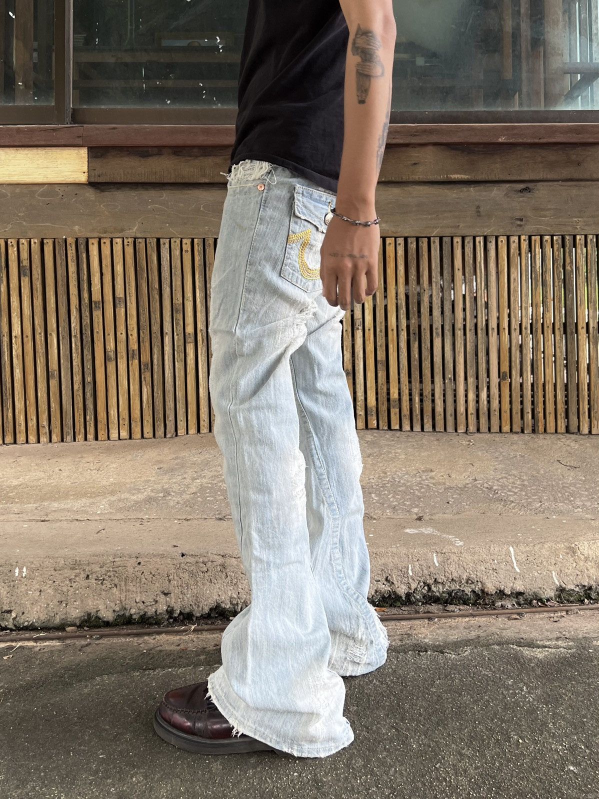 True Religion Thrashed Vintage TRUE RELIGION Flared Jeans Distressed Size US 32 / EU 48 - 2 Thumbnail