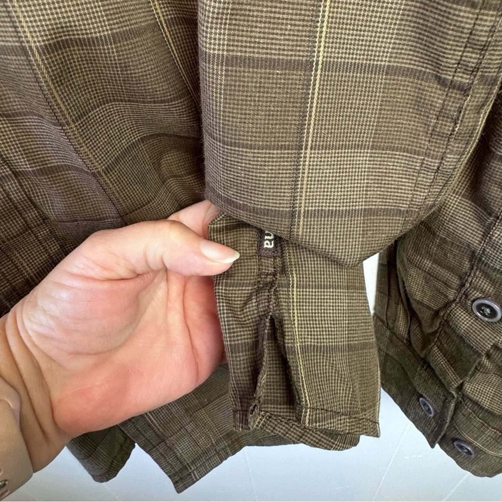 Prana Prana Brown Plaid Button Up Untuck Shirt Men’s Size Medium Size US M / EU 48-50 / 2 - 10 Thumbnail