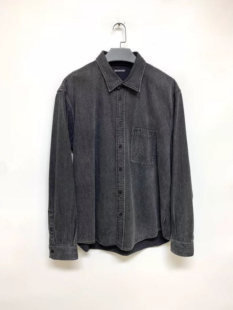 Balenciaga size 39 Washed denim shirt with logo on back