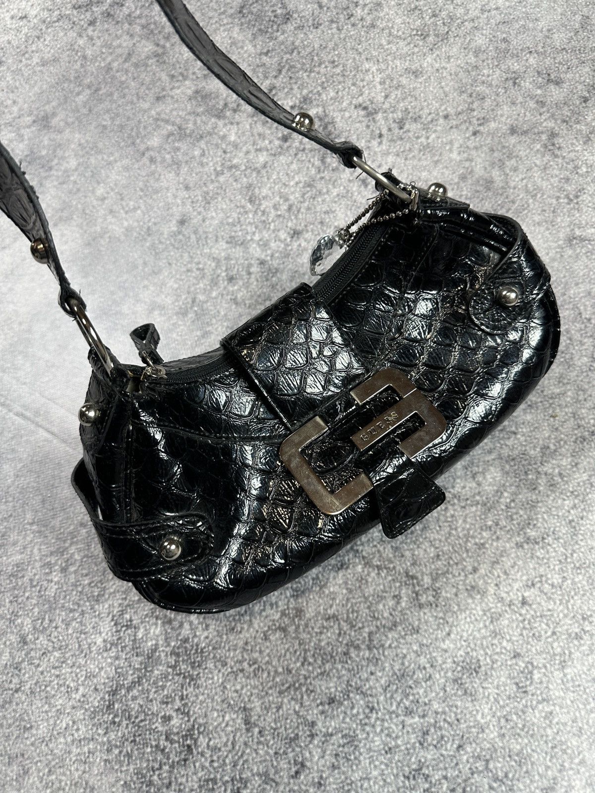 Guess Vintage Guess Cross Body Bag Rare Casual Streetwear logo VTg Size ONE SIZE - 2 Thumbnail