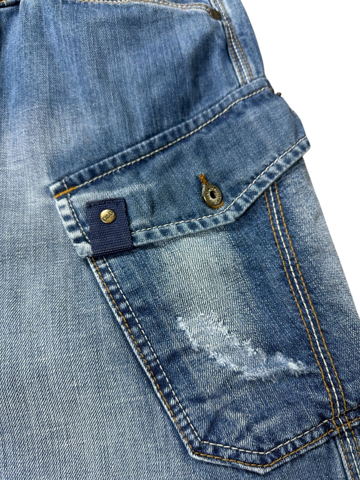 Dolce & Gabbana × Vintage Vintage Y2K Dolce & Gabbana Denim Cargo Shorts Size US 30 / EU 46 - 8 Thumbnail