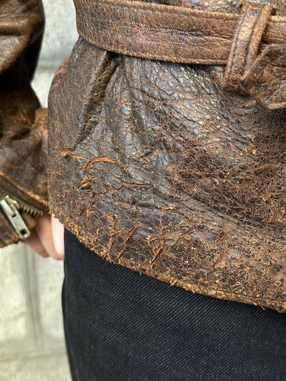 Leather VTG Mans Leather Jacket 80-70s Dark Brown Size M Y2K Trashed Size US M / EU 48-50 / 2 - 15 Thumbnail