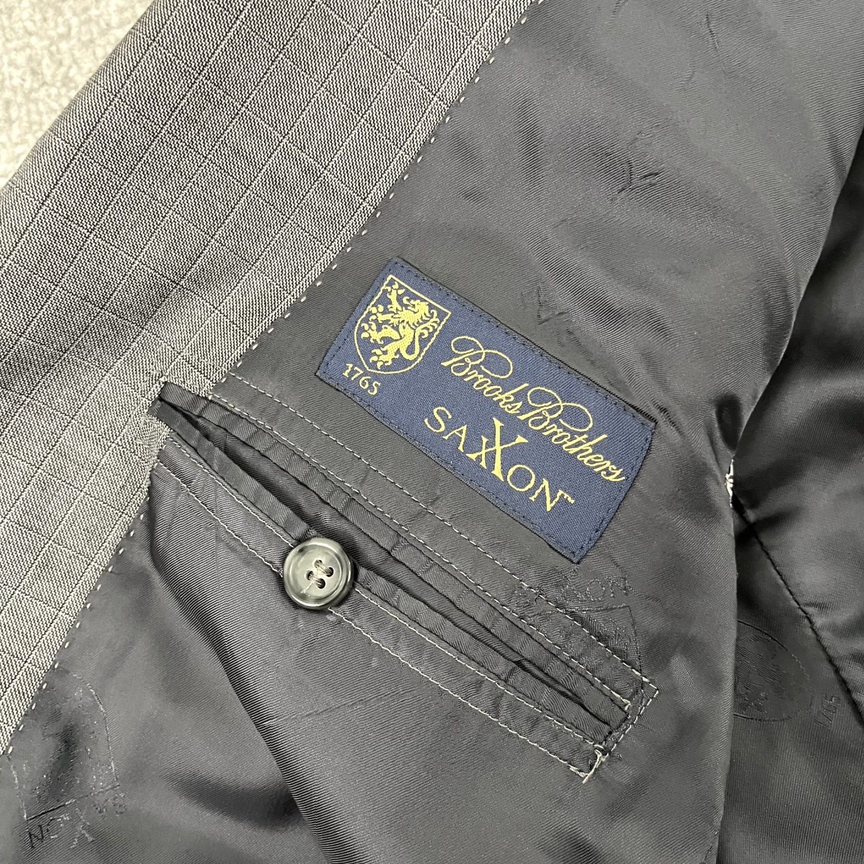Brooks Brothers VINTAGE Brooks Brothers Sport Coat Men 44L Fitzgerald Saxxon Wool Gray Windowpane Blazer Size 44R - 3 Thumbnail