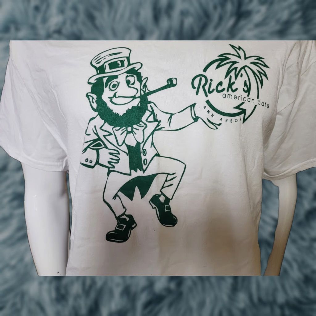 Gildan VTG Rick's American Cafe T Shirt Large White Mens Cotton Crew Neck Short Sleeve Gildan 100% T-Shirt Bars College Restaurants 90s? Size US L / EU 52-54 / 3 - 1 Thumbnail