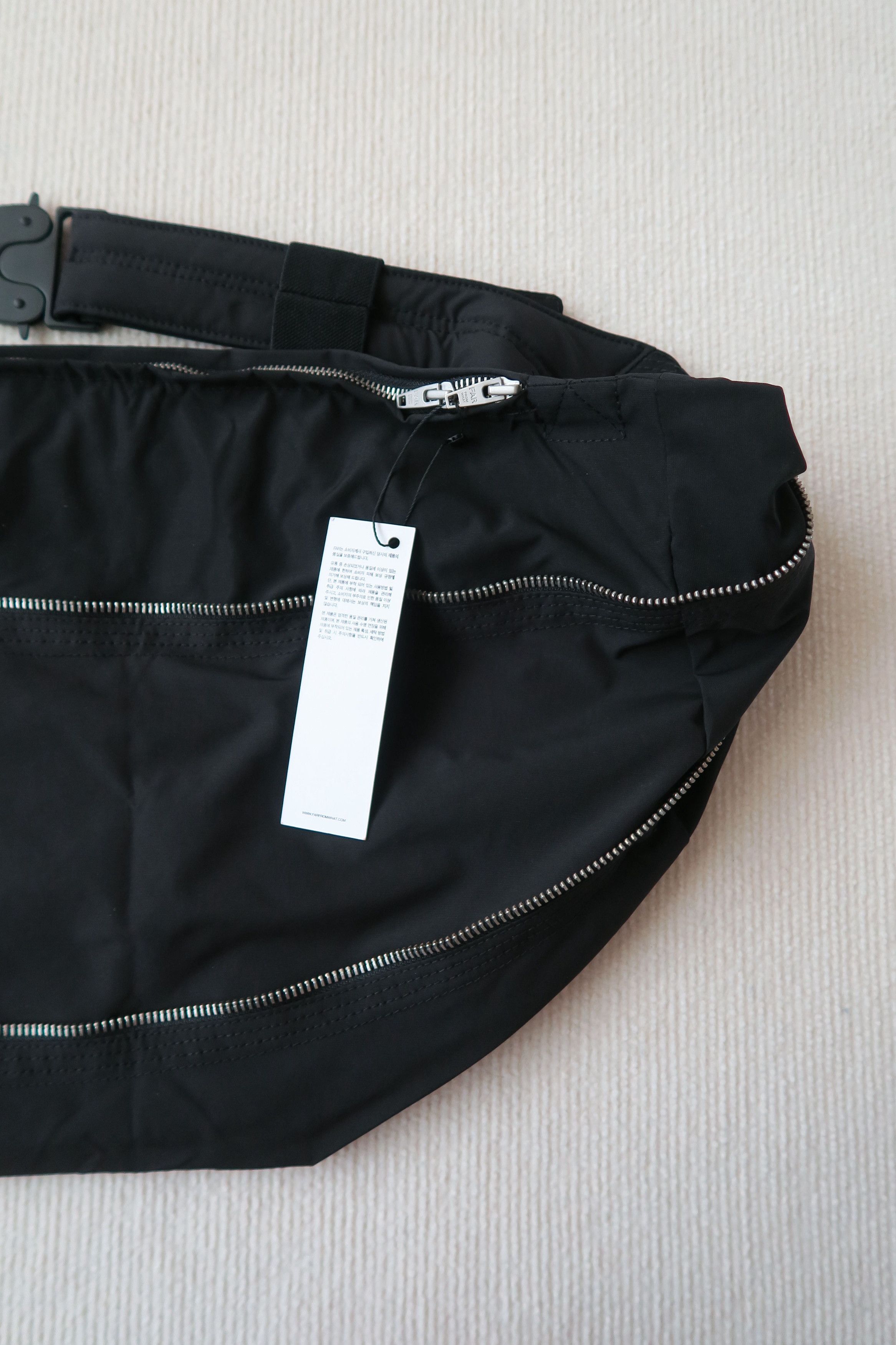 Other FAR FROM WHAT KOREA FAR Crossbody Sling Bag Size ONE SIZE - 3 Thumbnail
