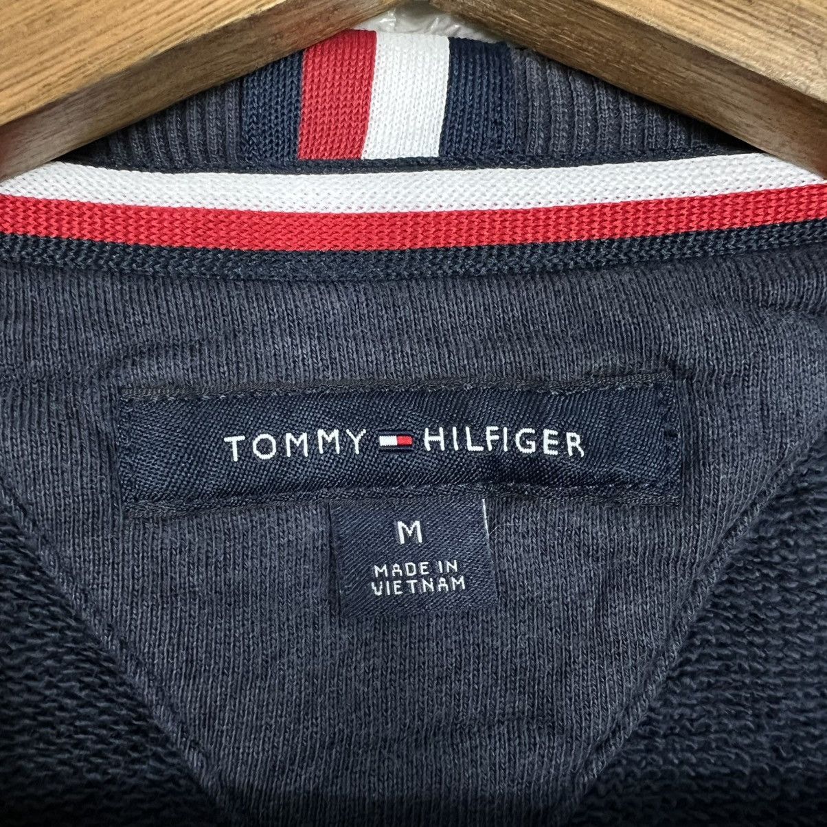 Tommy Hilfiger TOMMY HILFIGER Small Logo Crewneck Sweatshirt #4272-C194 Size US M / EU 48-50 / 2 - 8 Thumbnail