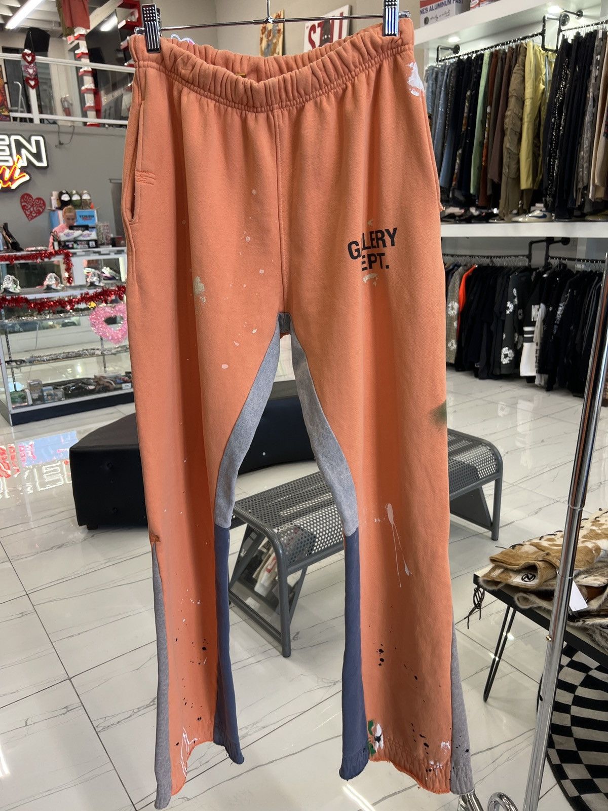 Gallery Dept. Gallery Dept Logo Flare Sweatpants Orange Size US 34 / EU 50 - 1 Thumbnail
