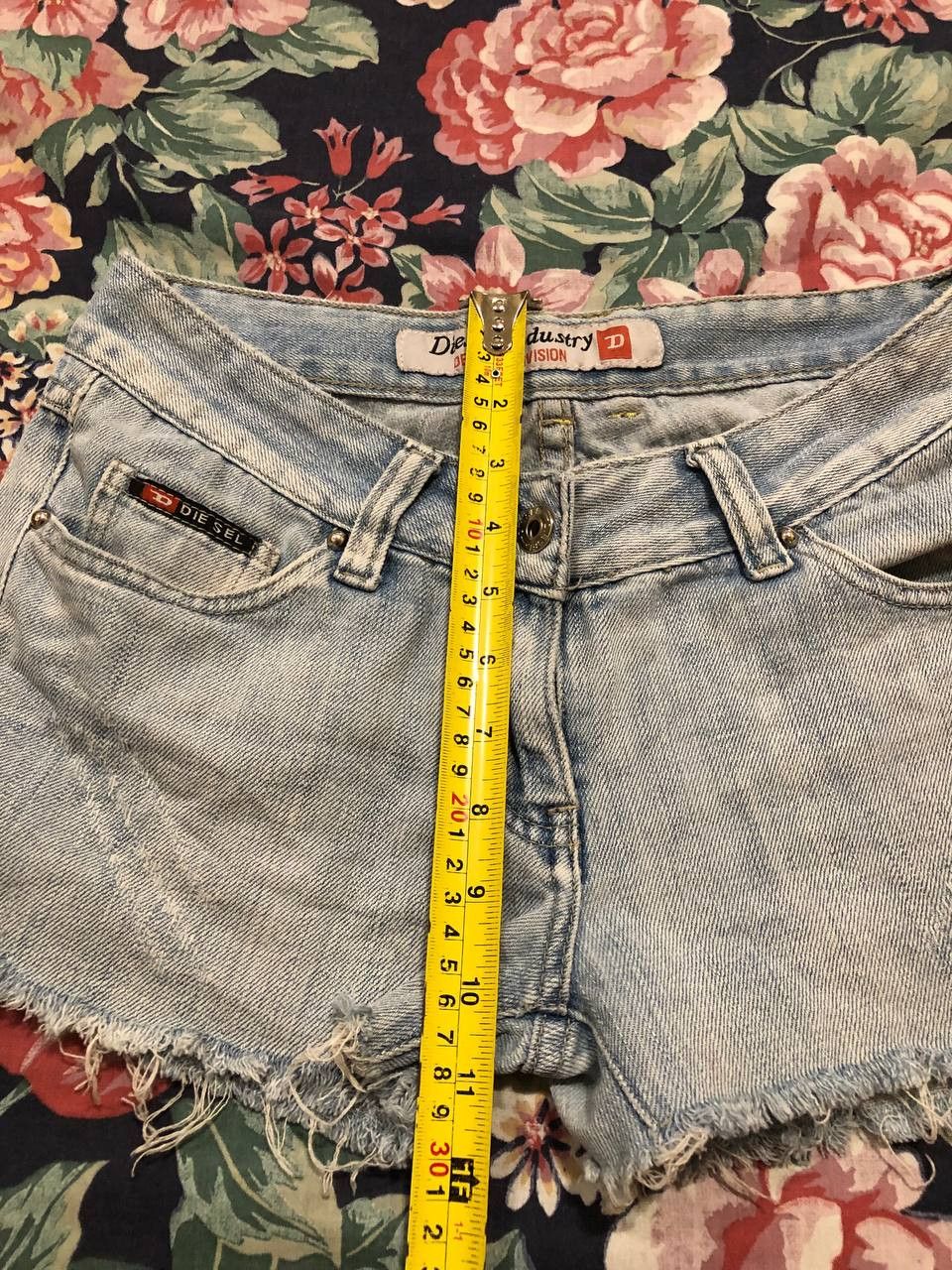 Diesel Vintage DIESEL logo denim shorts Y2K size 27 streetwear Size 27" / US 4 / IT 40 - 13 Thumbnail