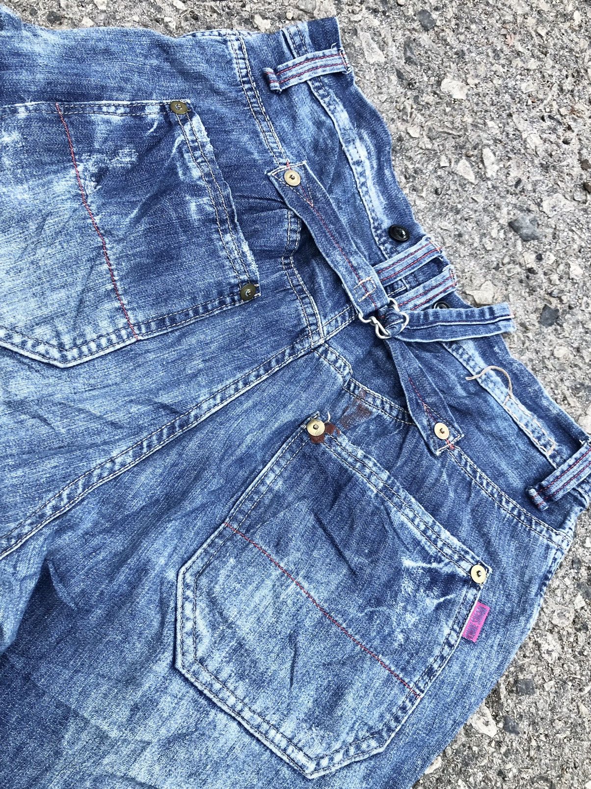 Japanese Brand SPLATTER PAINT BUCKLE BACK JEANS BY CUBE SUGAR Size US 32 / EU 48 - 6 Thumbnail