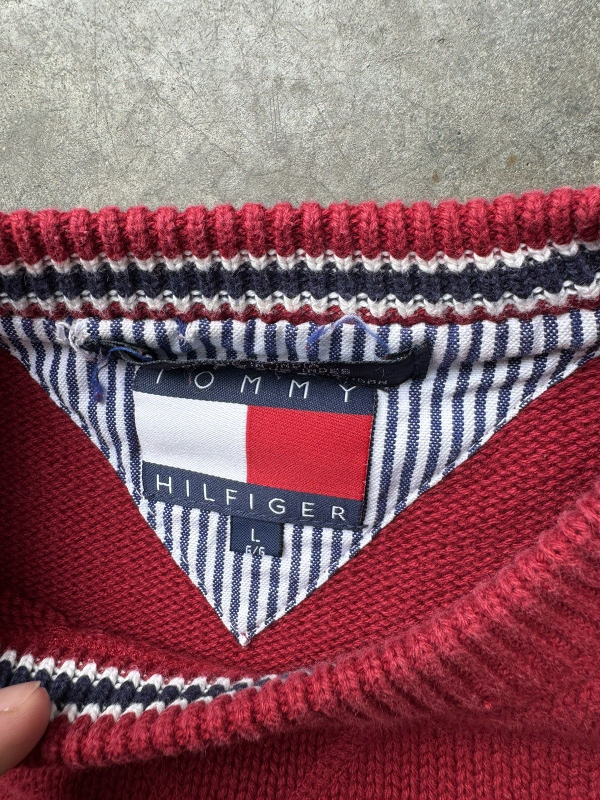 Tommy Hilfiger × Vintage Vintage 90’s/Y2K Tommy Hilfiger Red Knitted Sweater Size US L / EU 52-54 / 3 - 4 Thumbnail