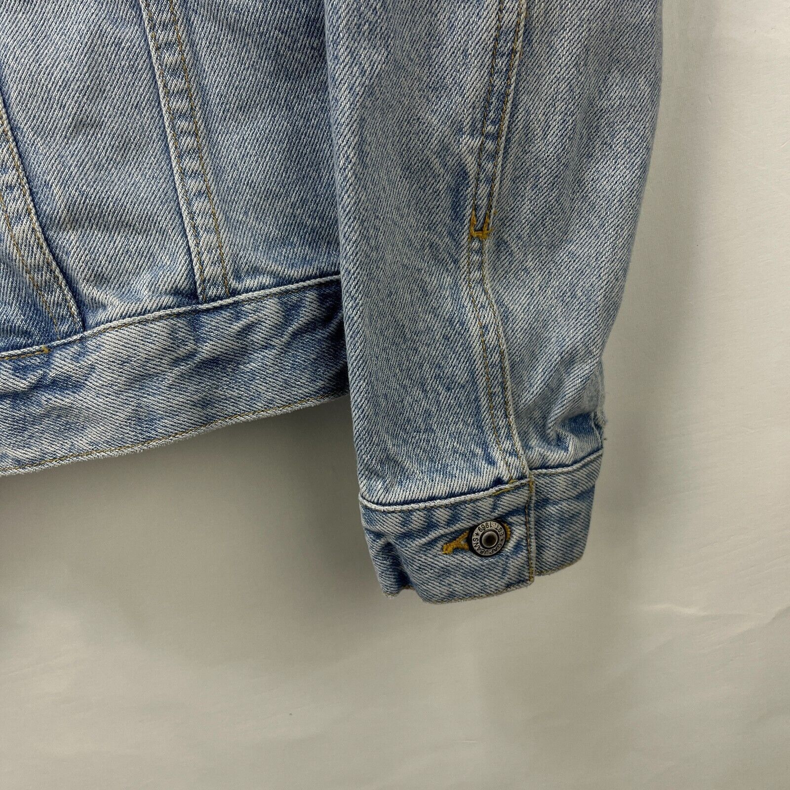 Gap × Vintage Vintage Gap Denim Jacket Light Wash Womens Small Retro Y2K Size S / US 4 / IT 40 - 4 Thumbnail