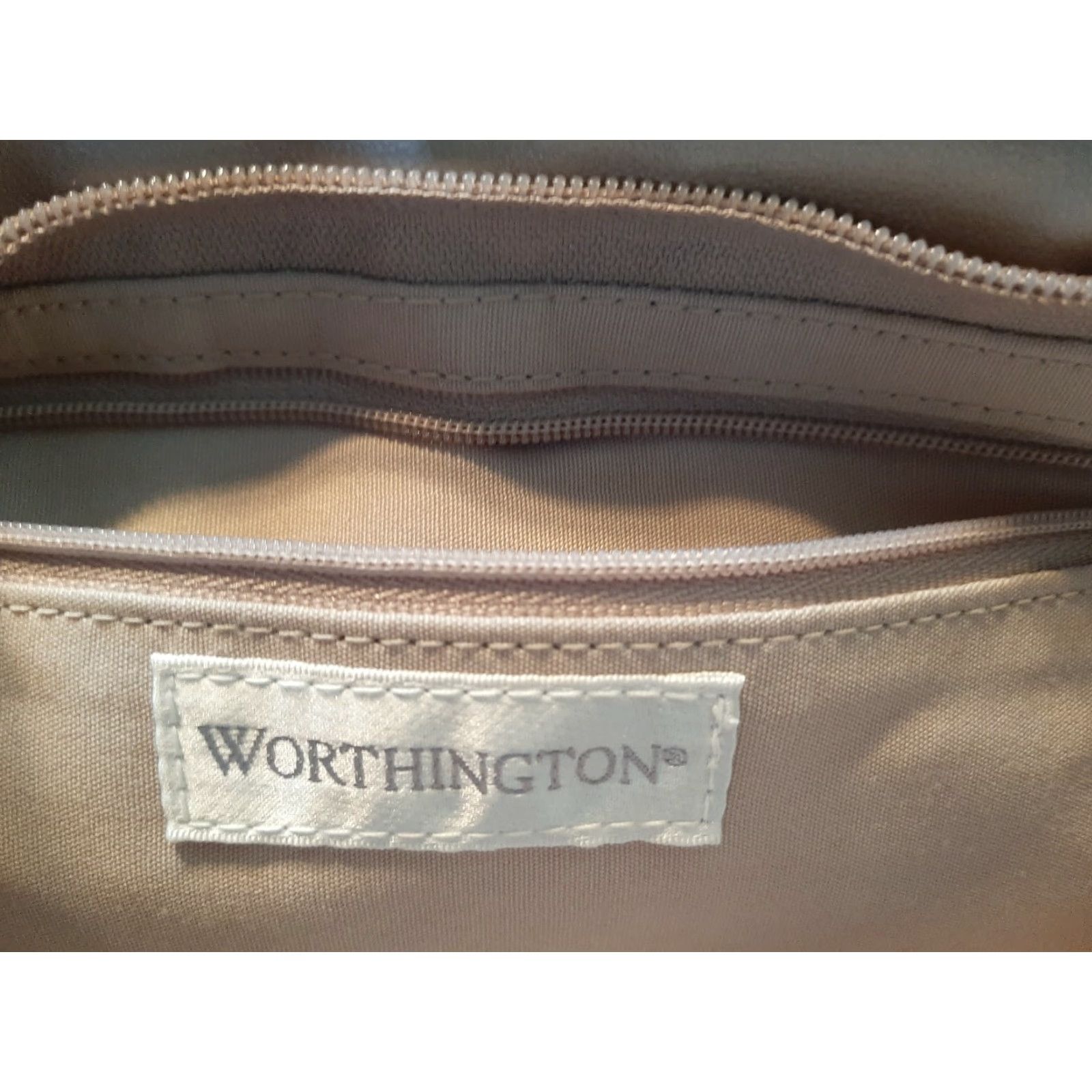 Worthington VINTAGE Worthington Shoulder Bag Womens Small Silver 11" Long 5.5" Tall Leather Zipper Strap RN 93677 Size ONE SIZE - 6 Thumbnail